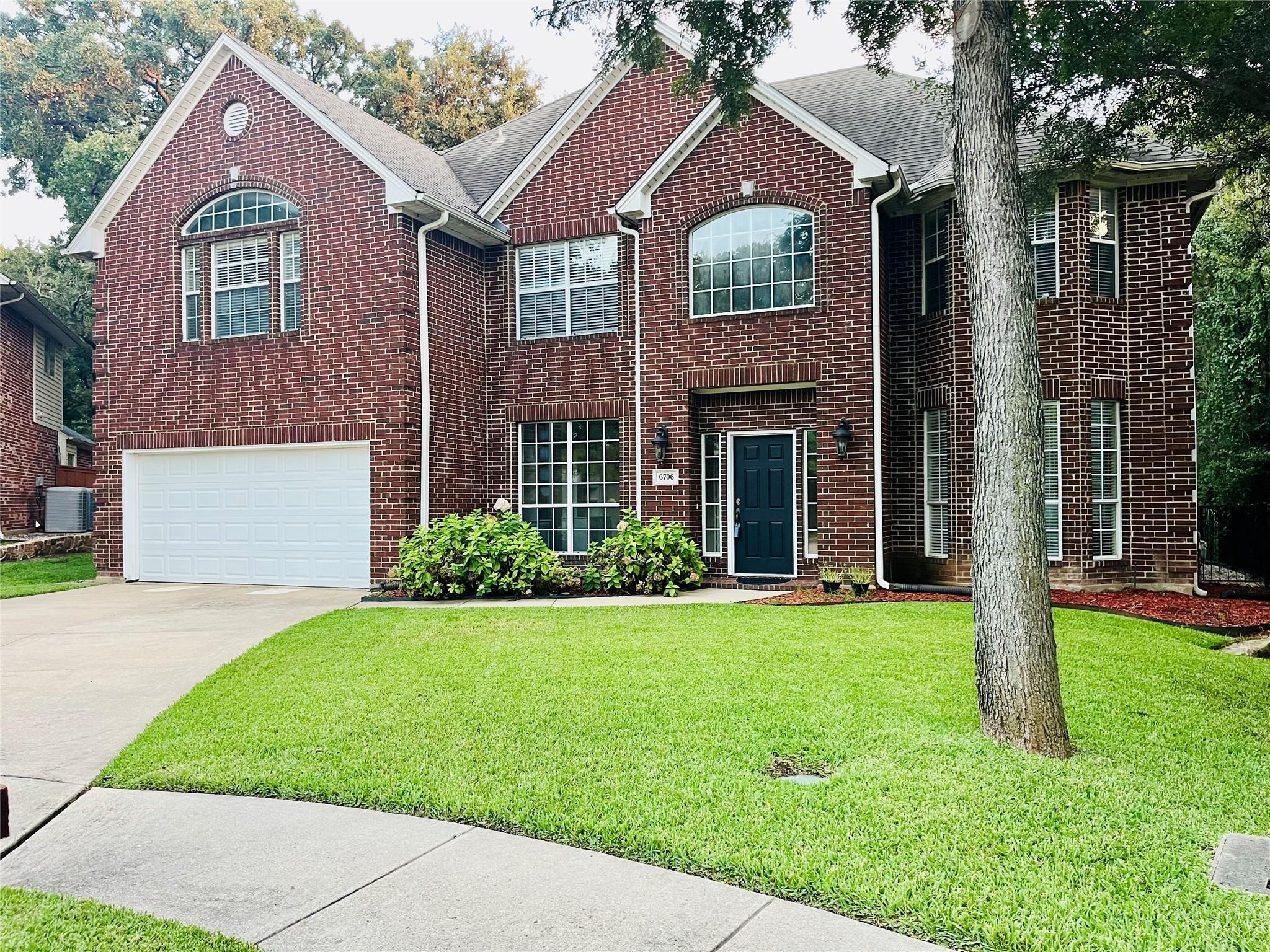 Marie Weldon Ct, Arlington, TX 76001
