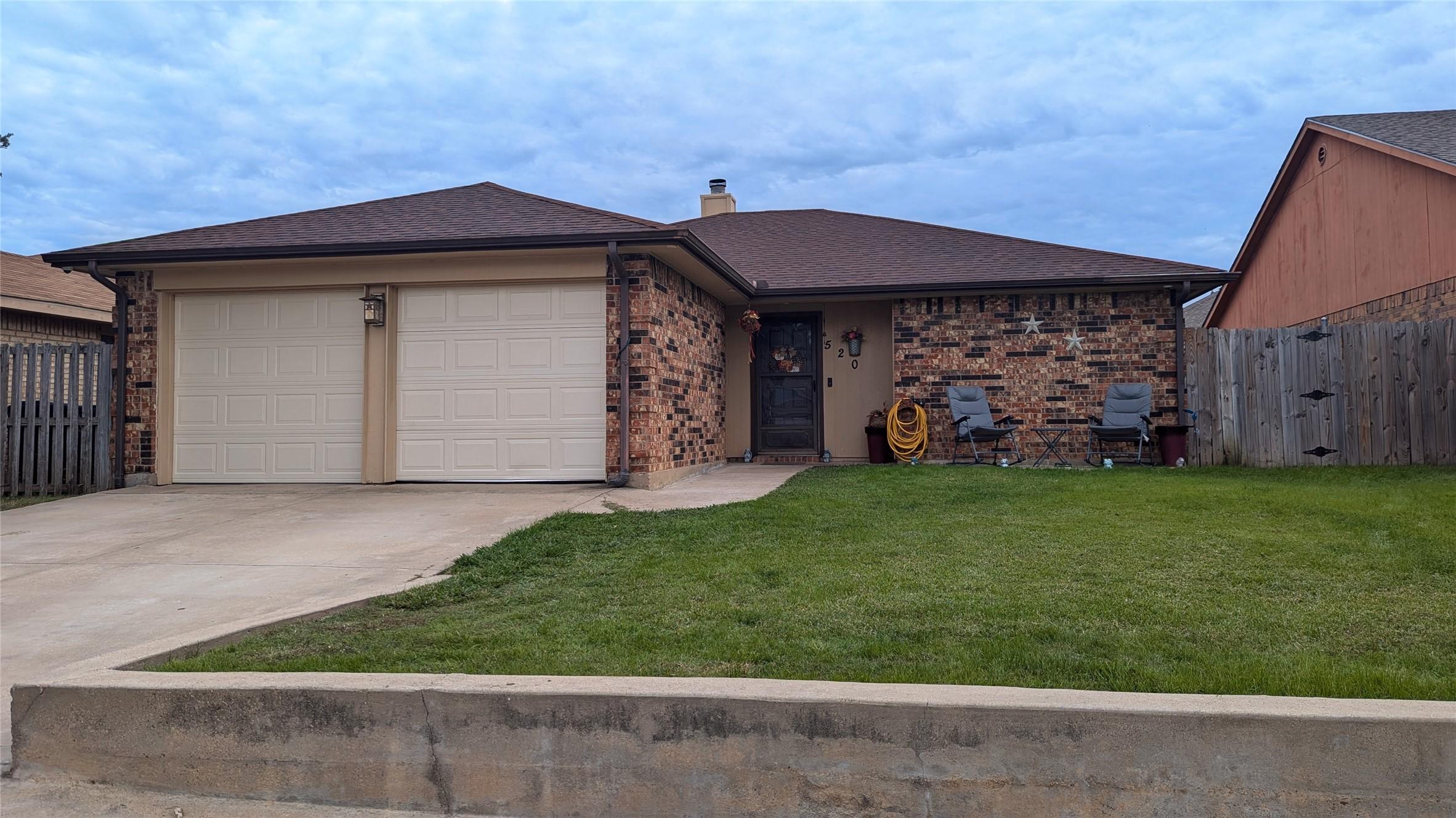 Valley Mills Dr, Arlington, TX 76018