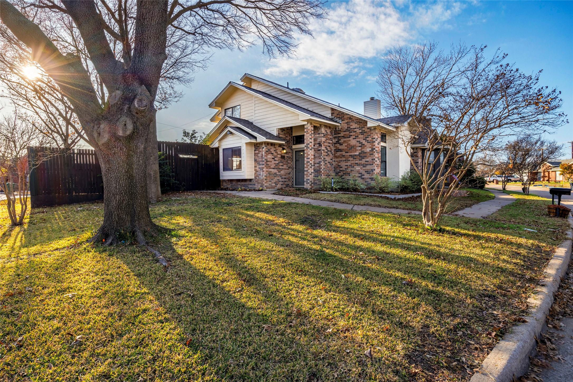 Packard Dr, Arlington, TX 76001