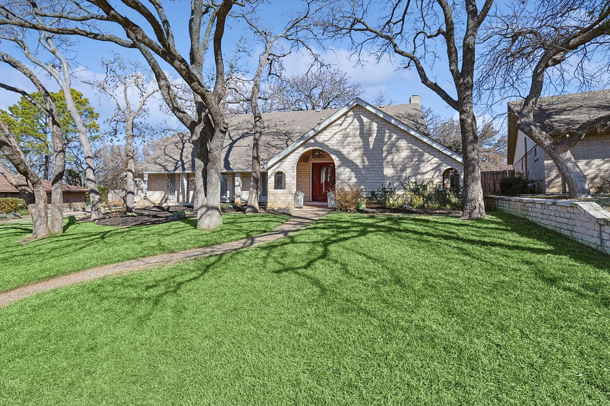 Woodside Dr, Arlington, TX 76013