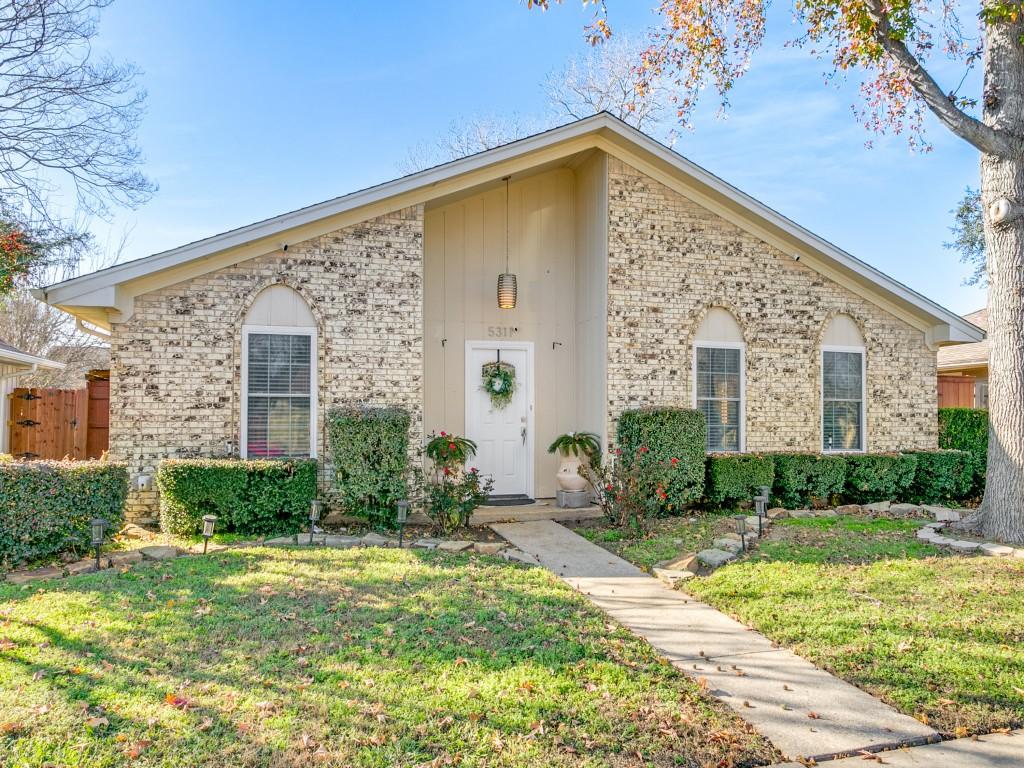 Kings Manor Dr, Lake Dallas, TX 75065