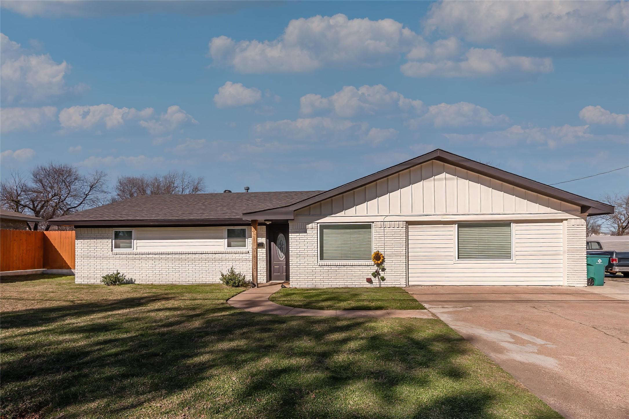 Miller St, Bowie, TX 76230