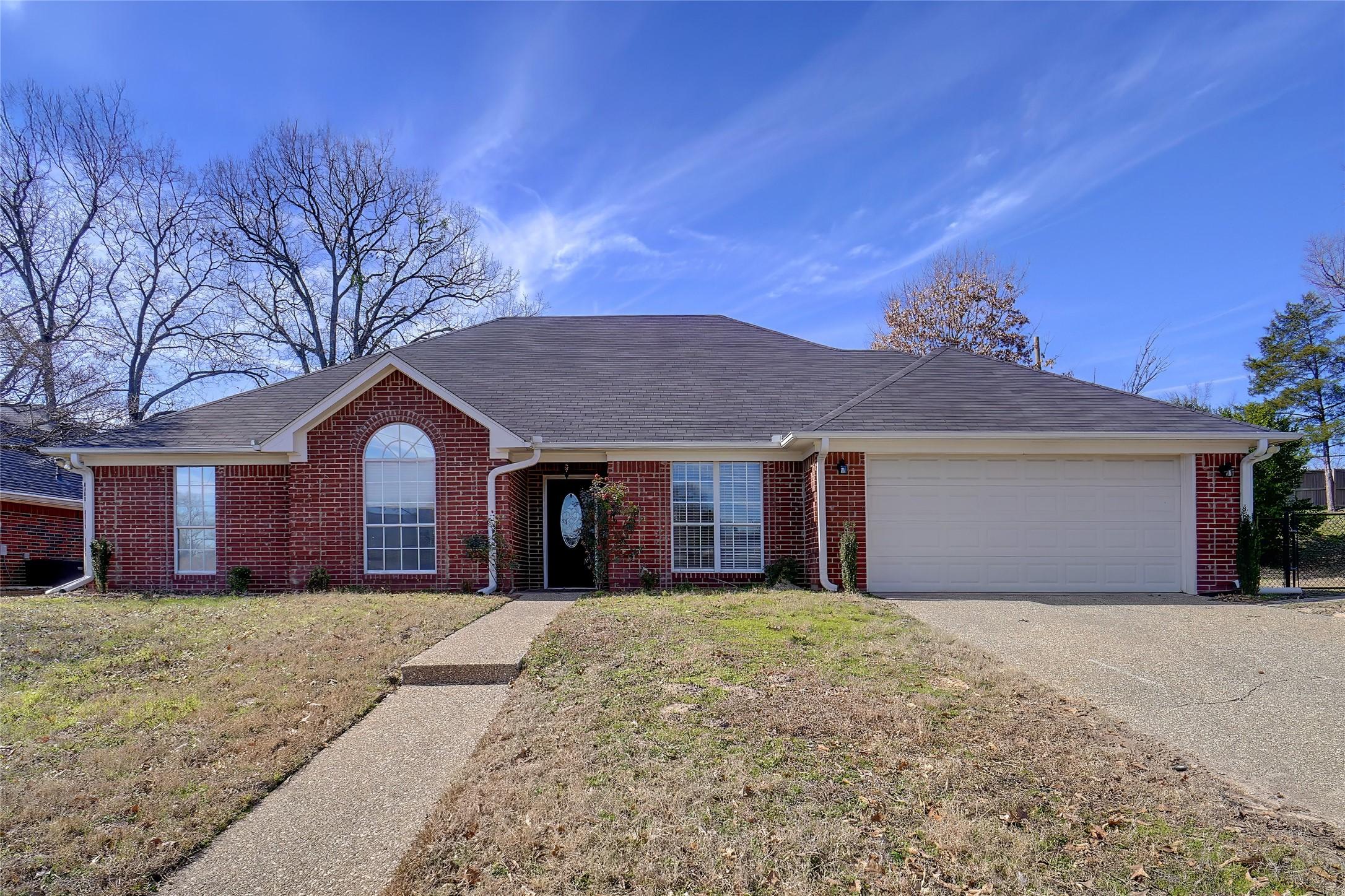 Persimmon Dr, Tyler, TX 75707