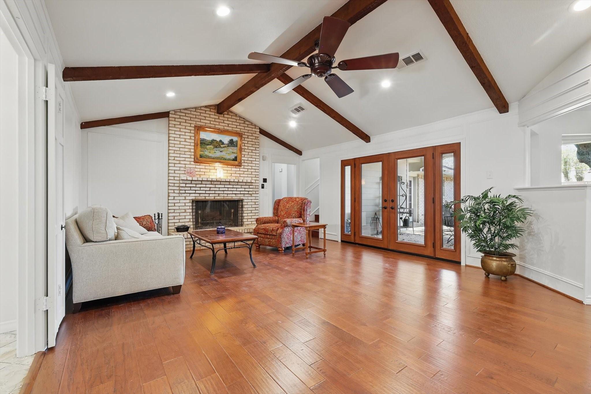 Valley Lawn Pl, Dallas, TX 75229