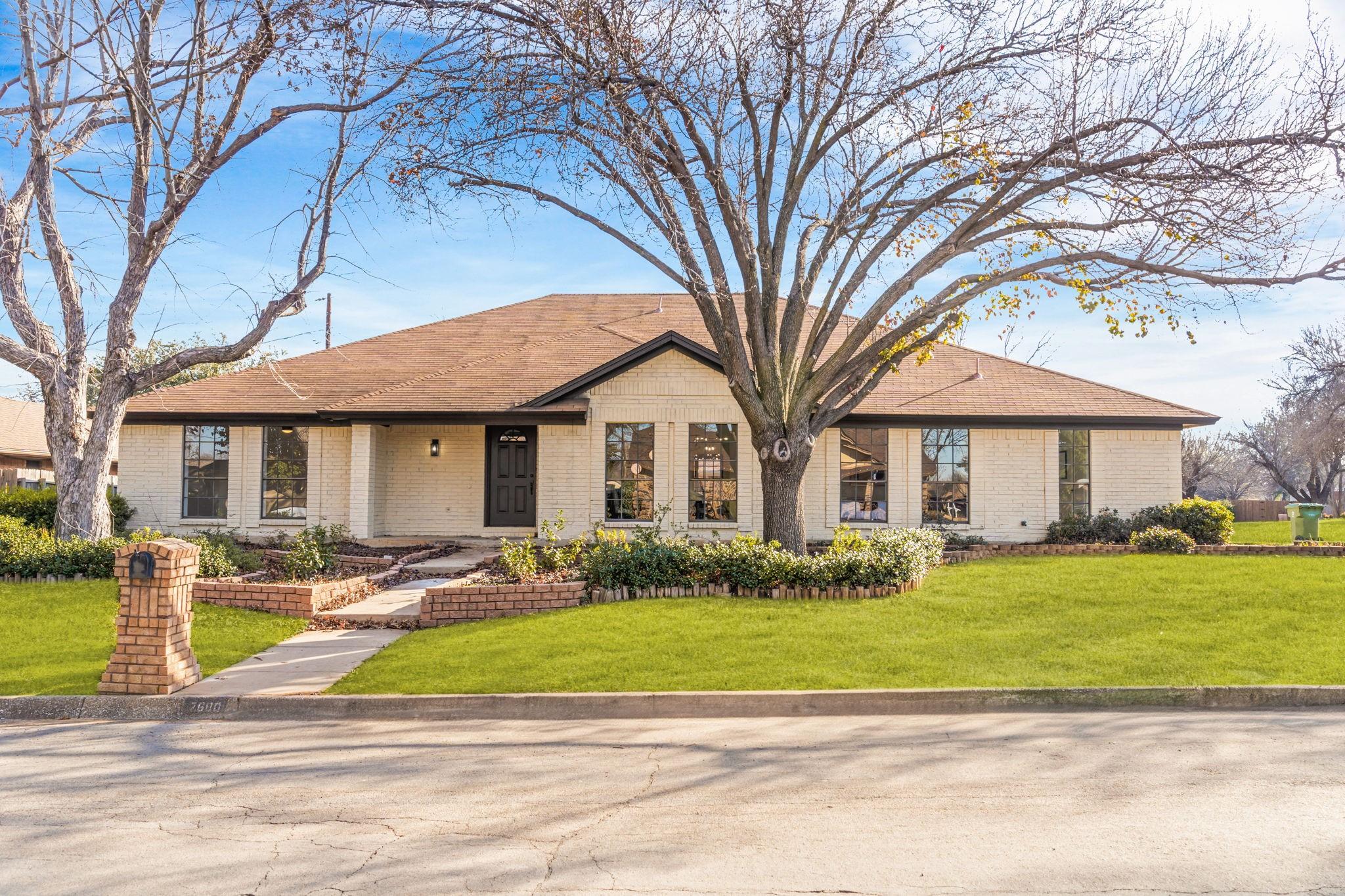 Ford Dr, North Richland Hills, TX 76182