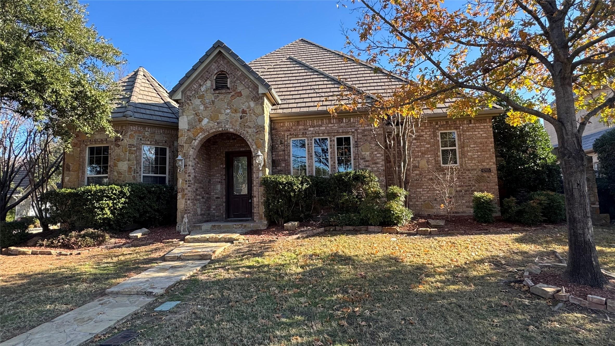Medinah Dr, Fort Worth, TX 76132