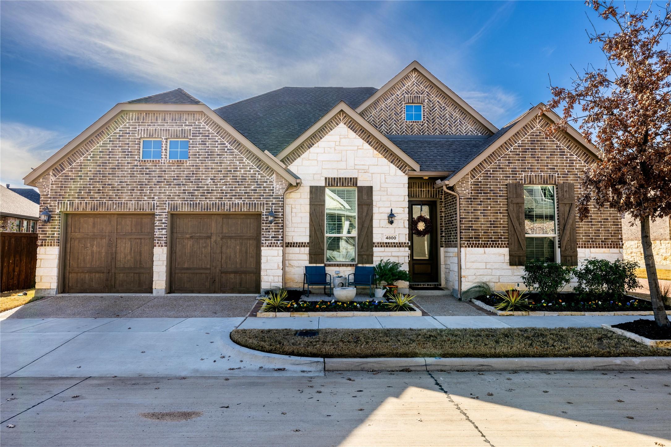 Forest Crest Pkwy, Arlington, TX 76005