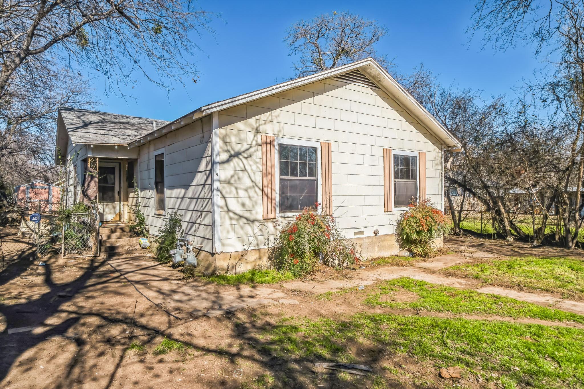 Vinson St, Fort Worth, TX 76103