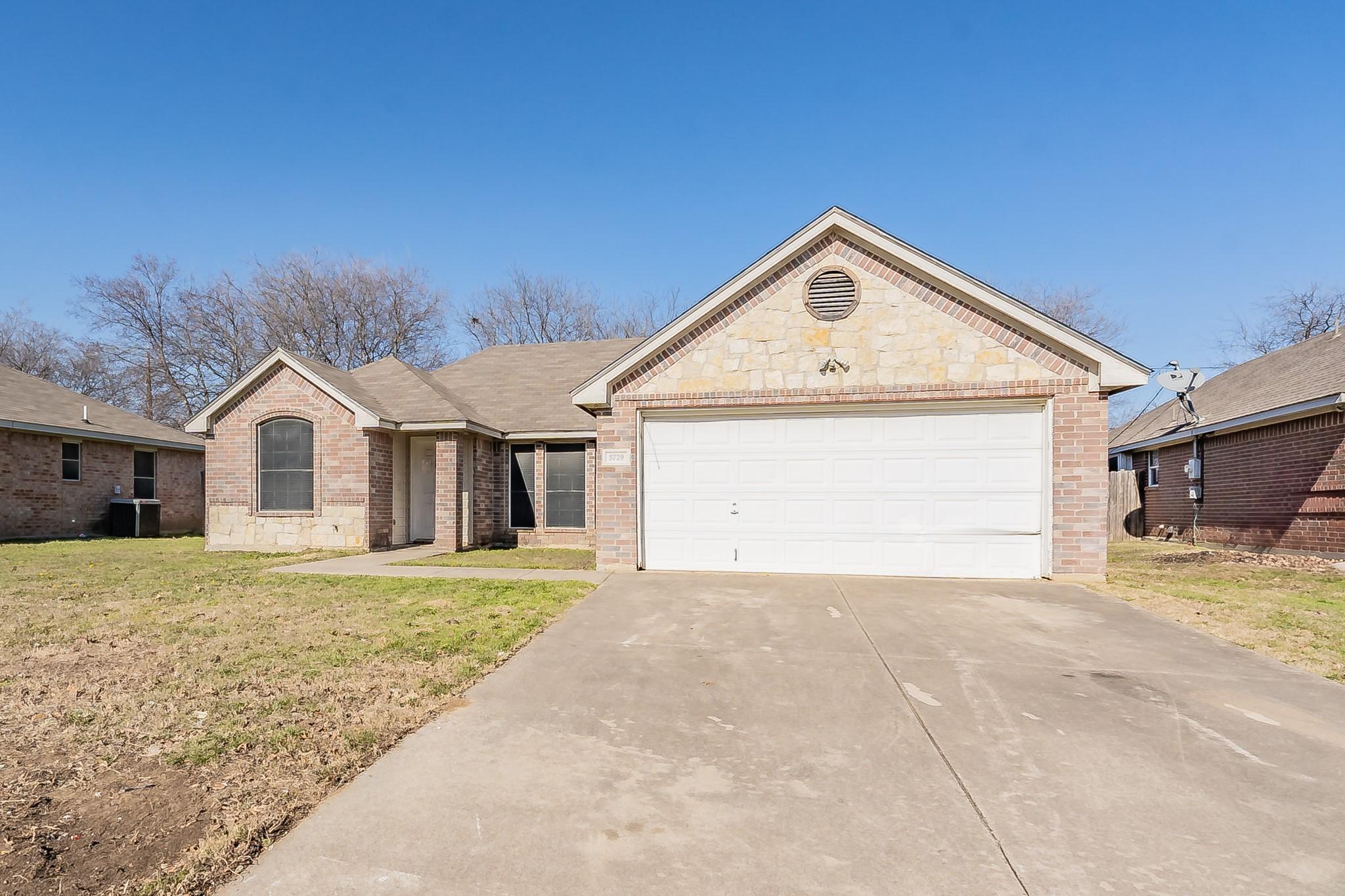 Burton Ave, Fort Worth, TX 76119