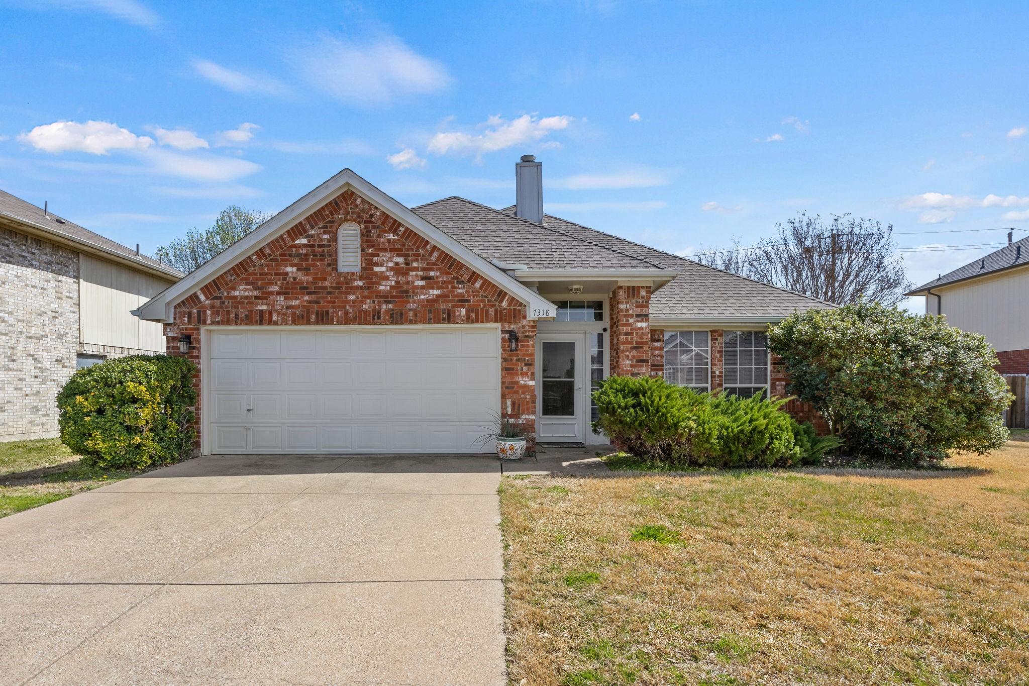 Armstrong Ln, Rowlett, TX 75089