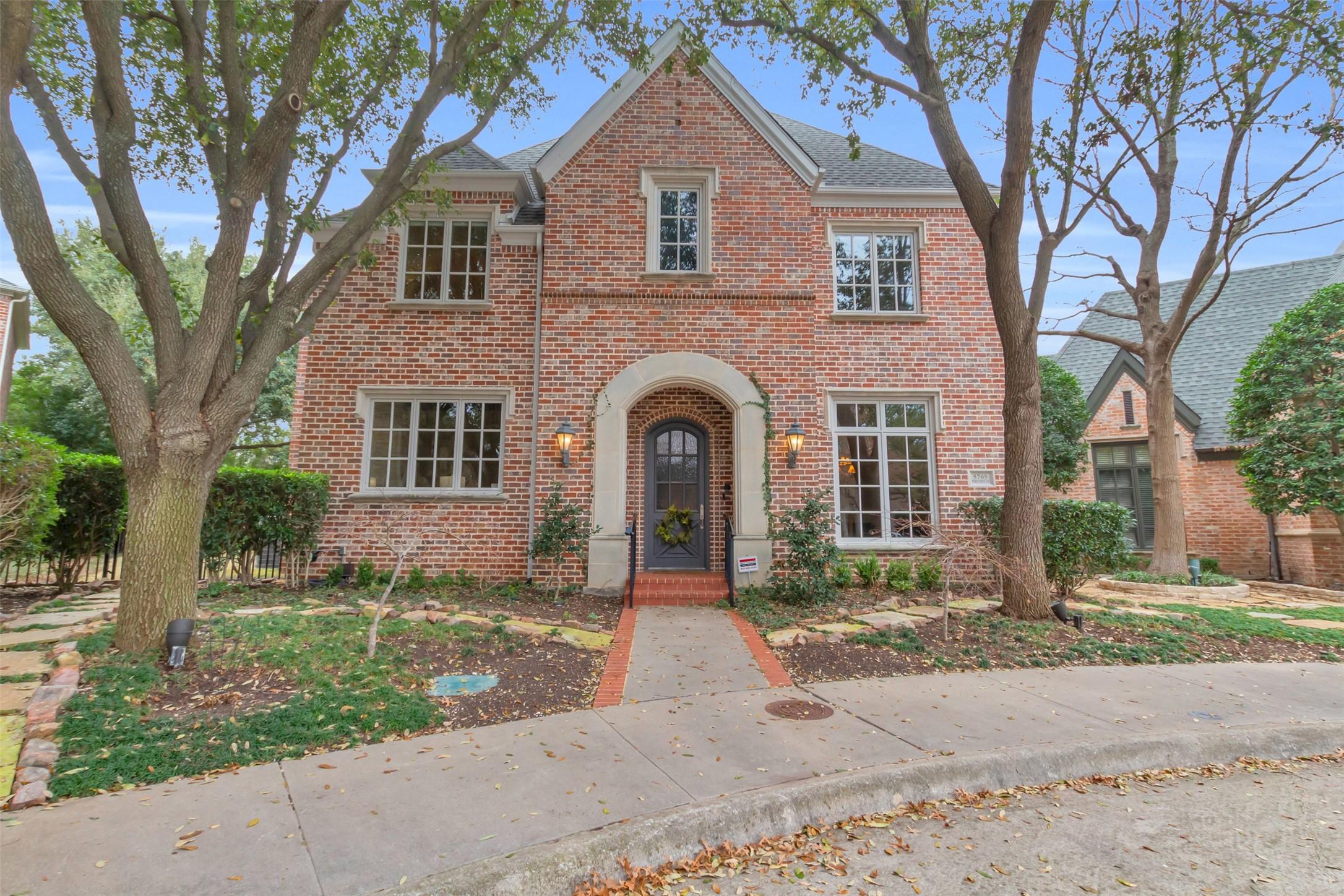 Portsmouth Ln, Dallas, TX 75252