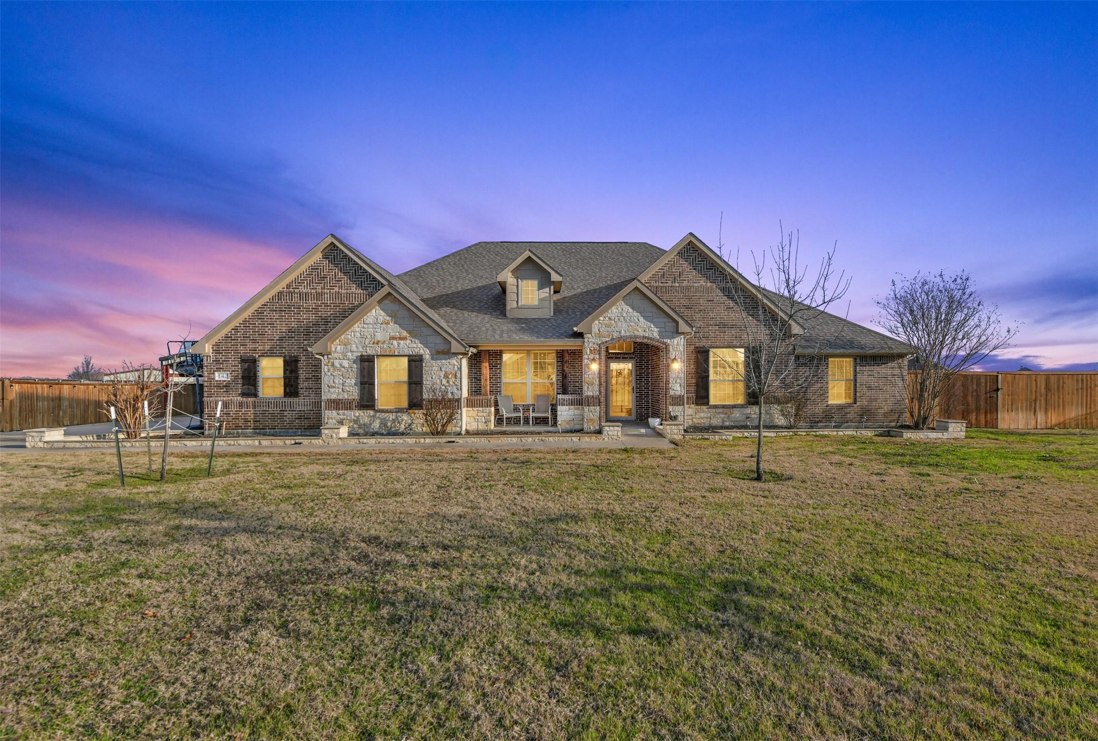 High Ridge Ct, Decatur, TX 76234