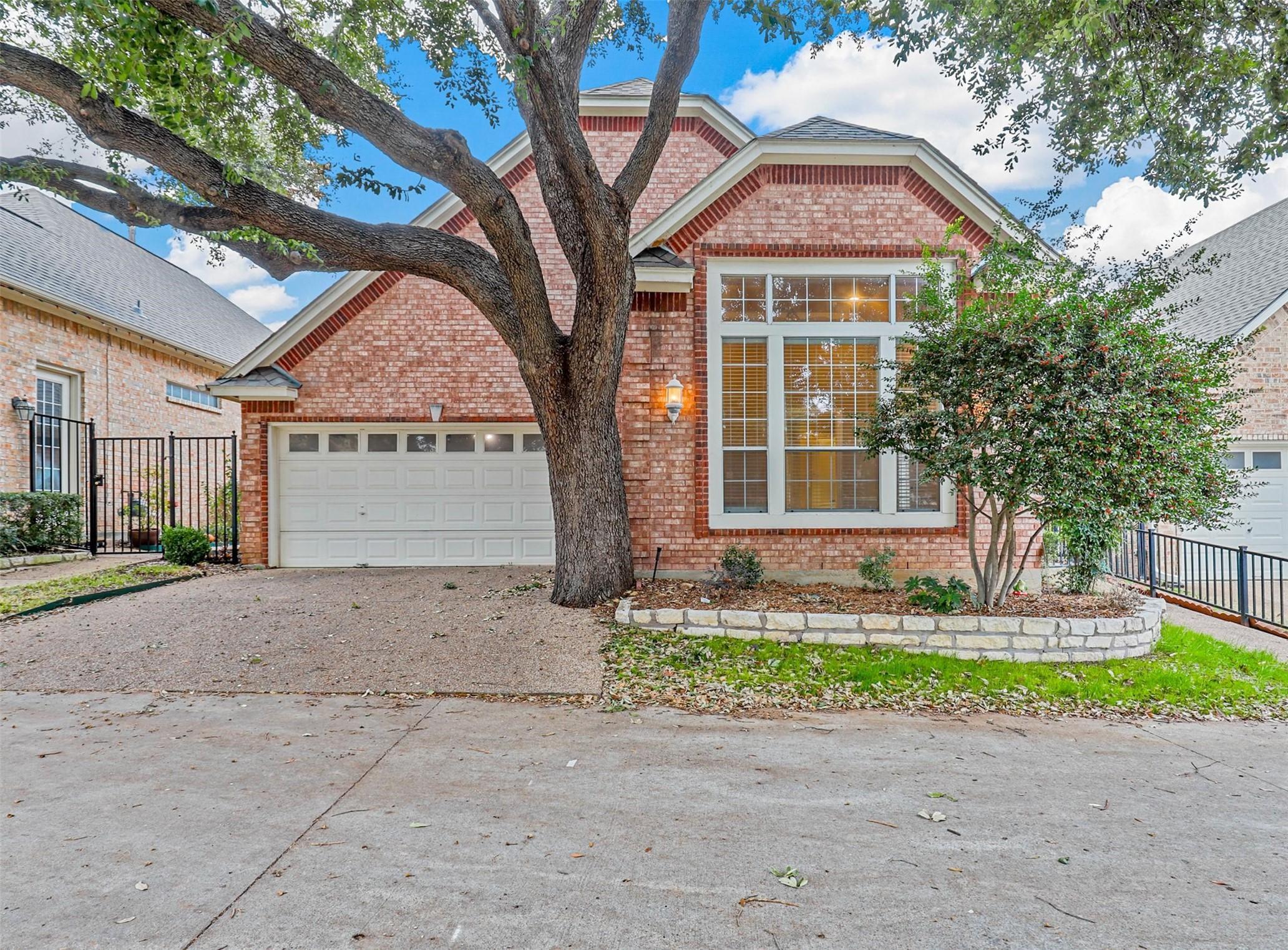 Pershing Ave, Fort Worth, TX 76107