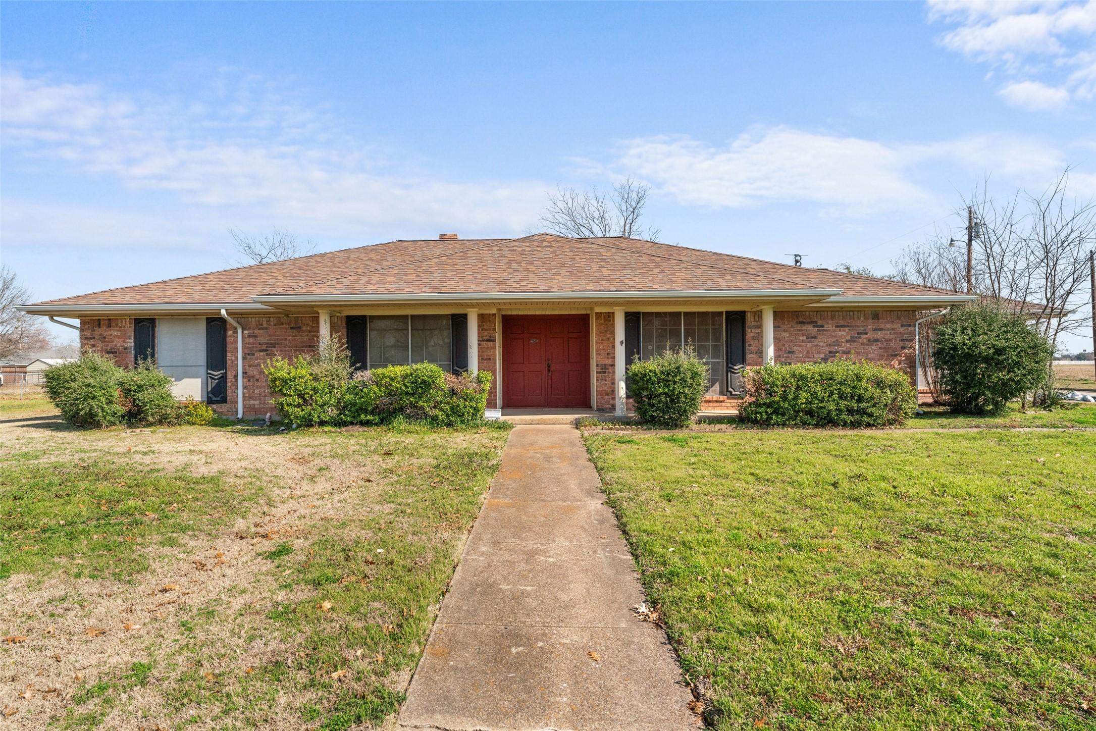 Estate Ln, Terrell, TX 75161