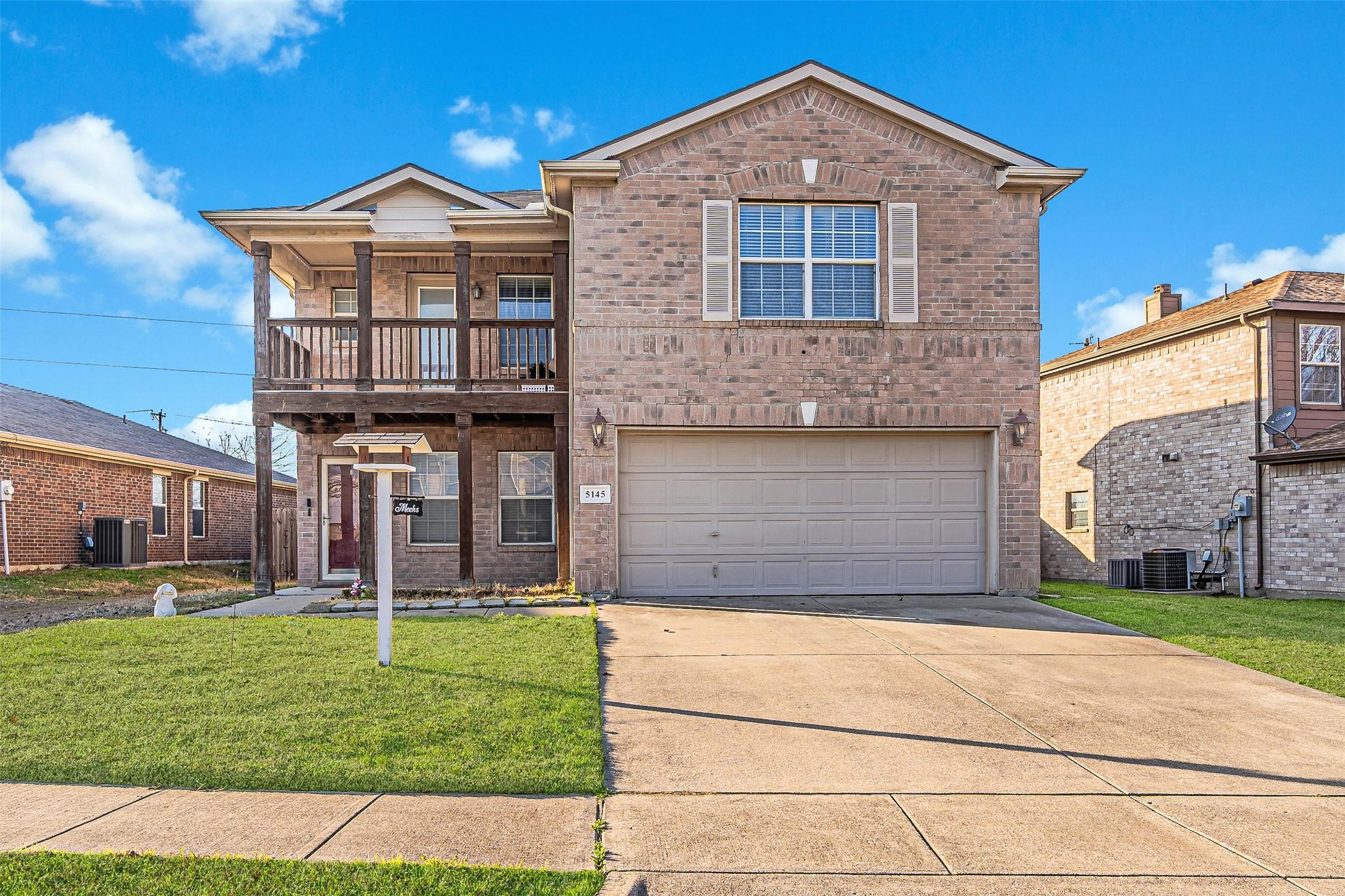 Placid Dr, Haltom City, TX 76117