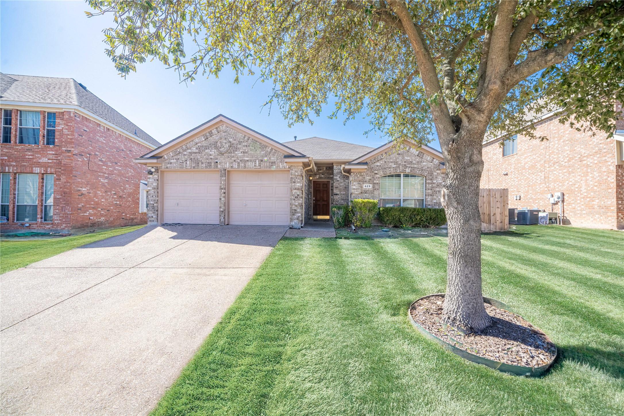 Spicewood Dr, Desoto, TX 75115