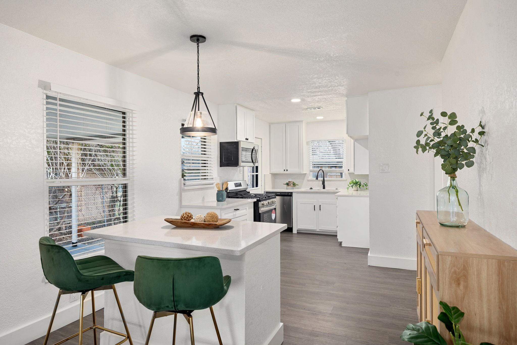 E Carolyn Dr, Garland, TX 75041