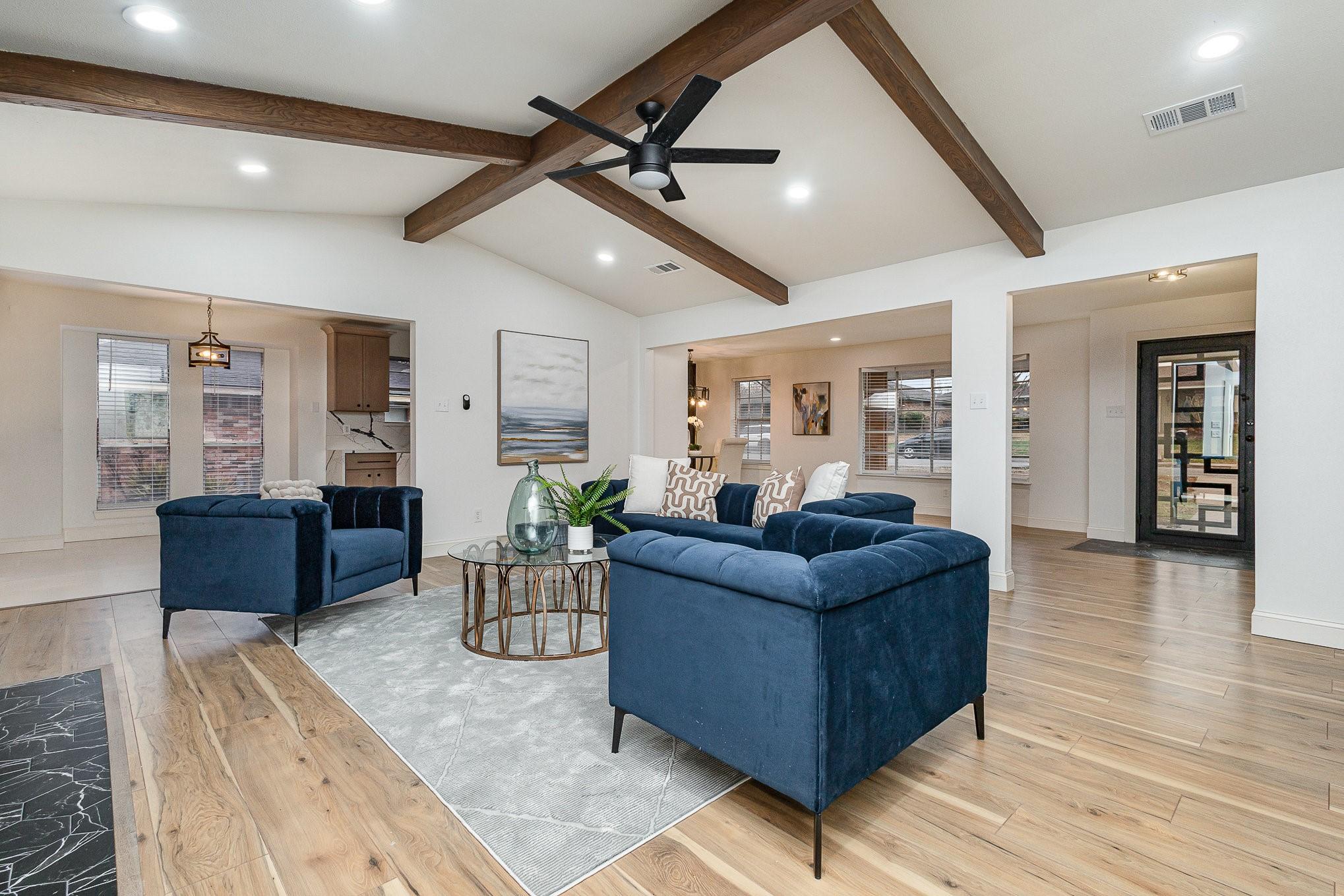 Ray Ave, Desoto, TX 75115