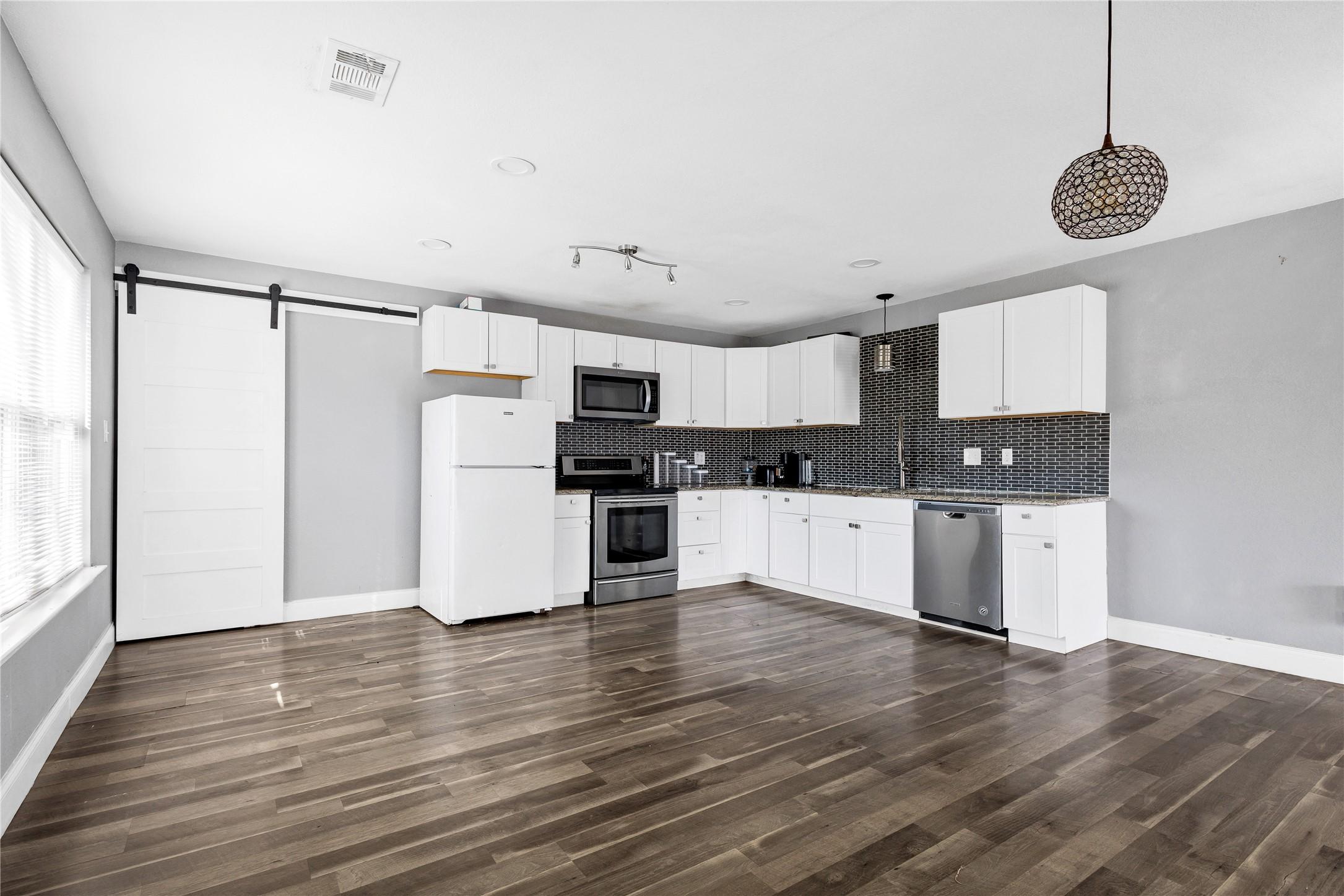 Lea Crest Dr, Dallas, TX 75216