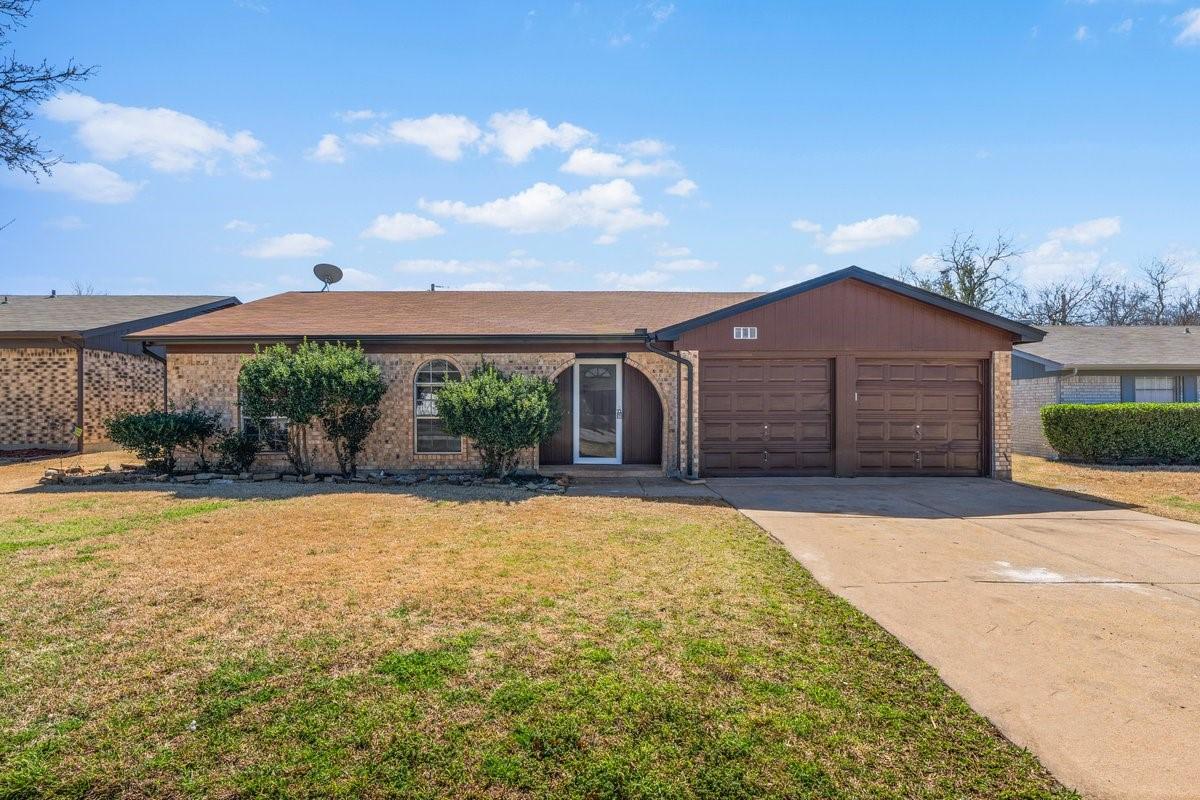 Betty Dr, Watauga, TX 76148