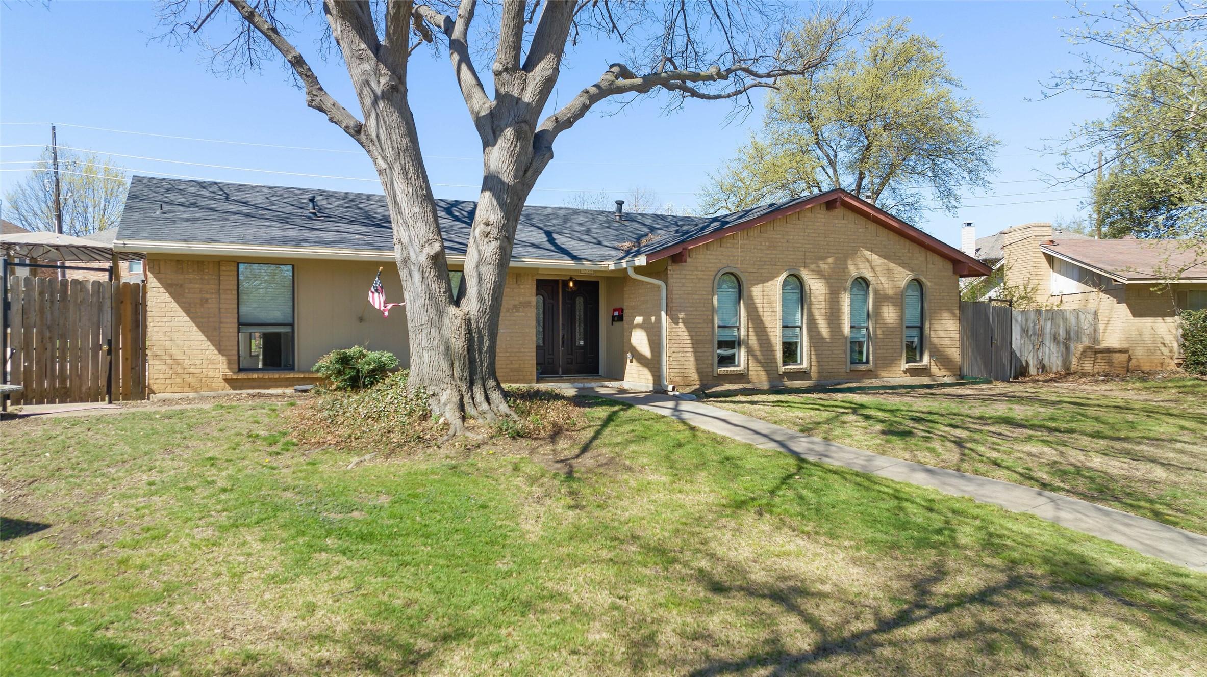 Dogwood Trl, Lewisville, TX 75067