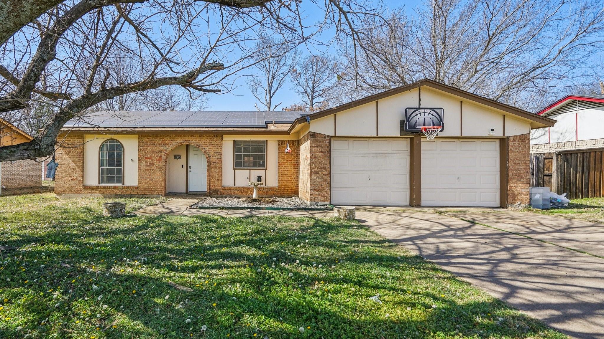 Griggs St, Forest Hill, TX 76140