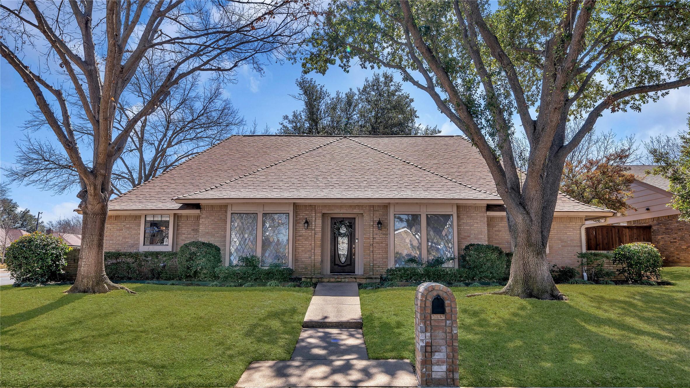High Springs Ct, Arlington, TX 76016