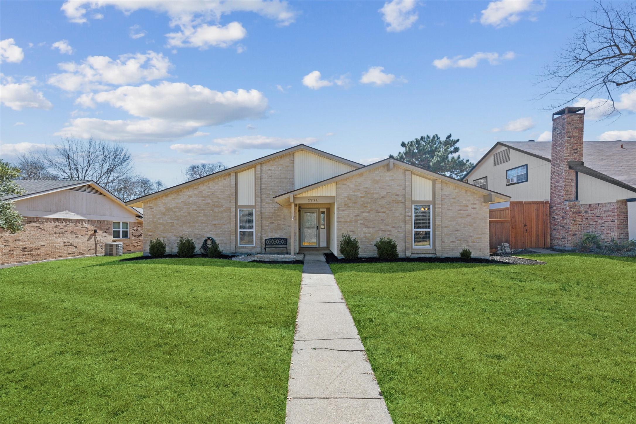 Arvada Dr, Richardson, TX 75081