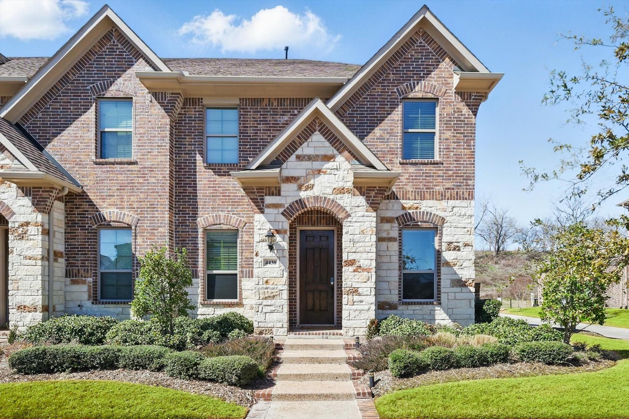 Meadow Hawk Dr, Arlington, TX 76005