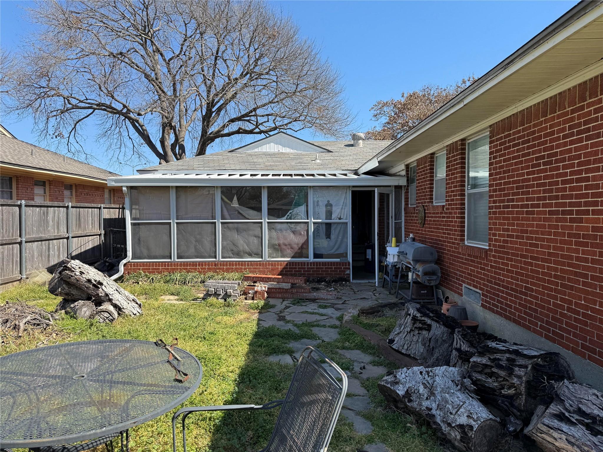 Neering Dr, Dallas, TX 75218