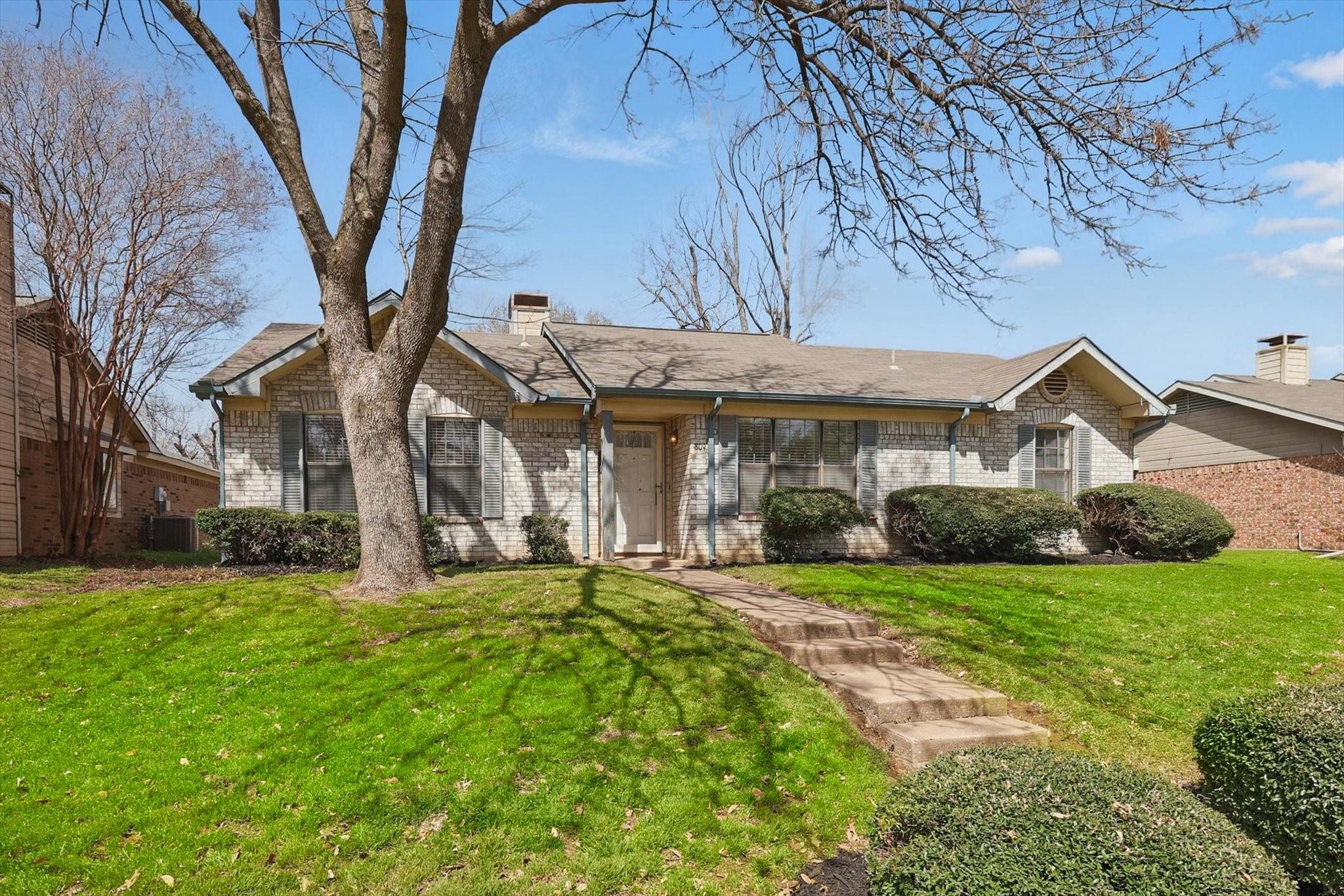 Blue Oak Dr, Lewisville, TX 75067