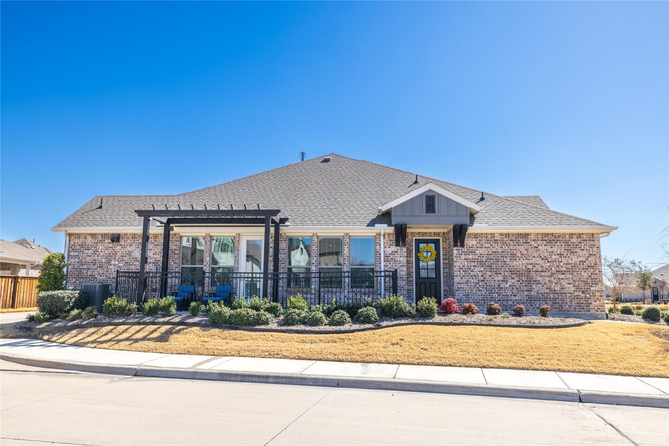 Java Grove Ln, Arlington, TX 76005