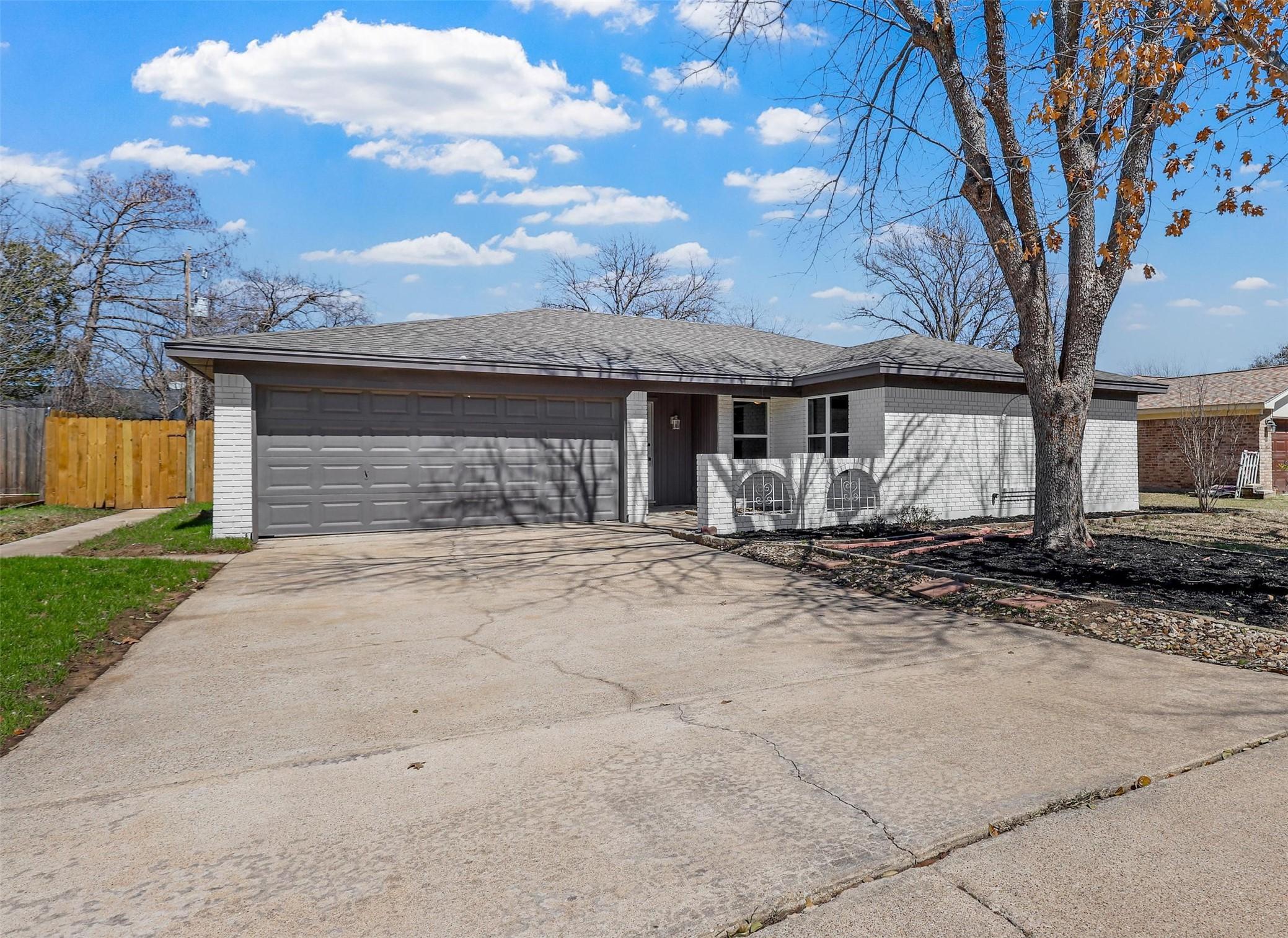 Randy Dr, North Richland Hills, TX 76182