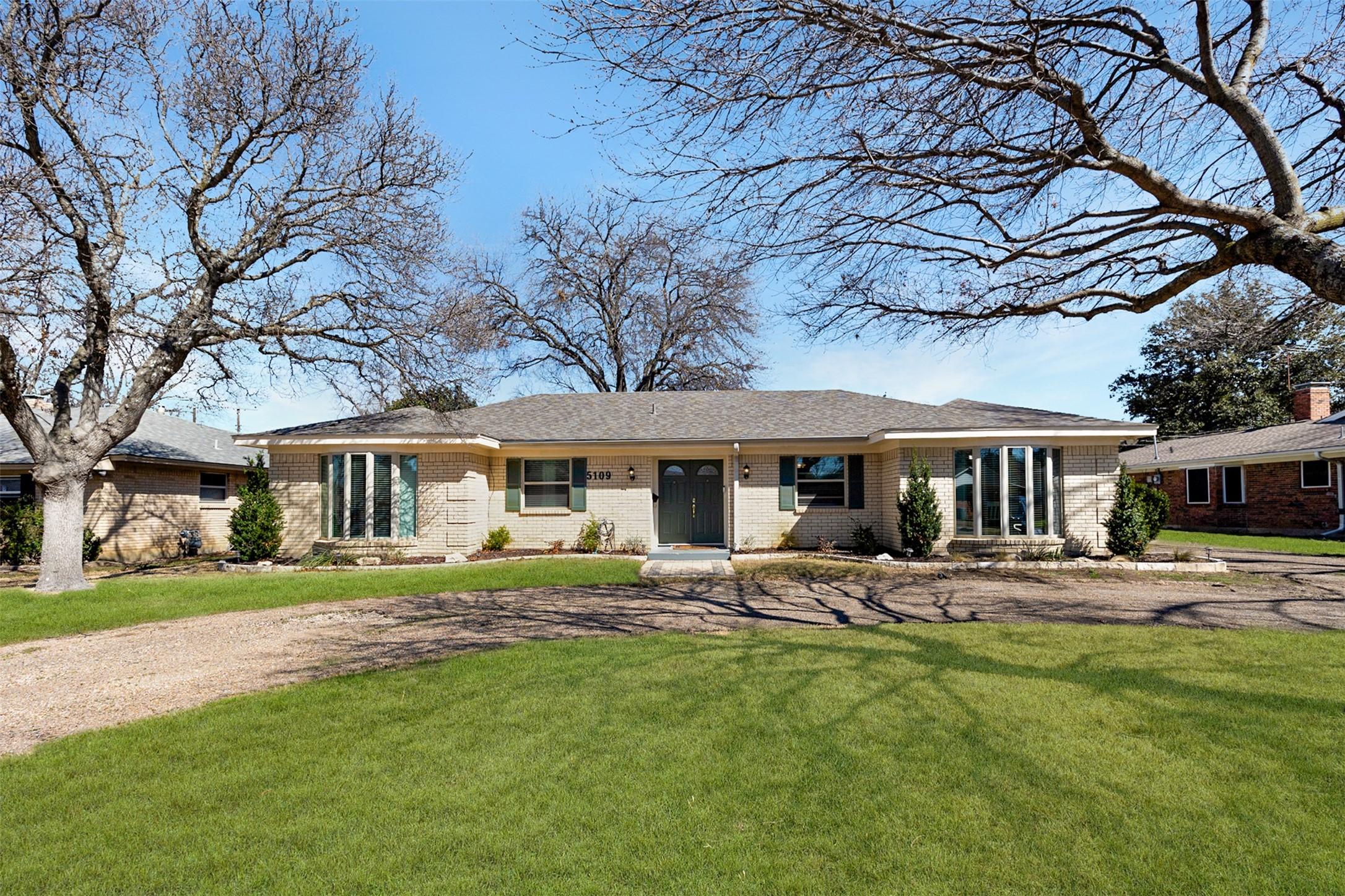 Stacey Ave, Fort Worth, TX 76132