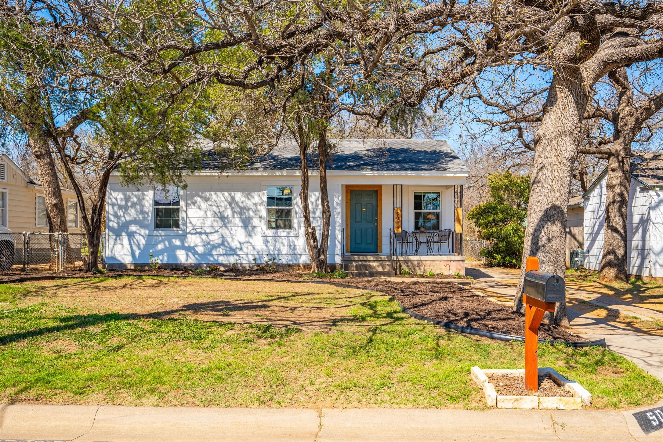 Ohio Garden Rd, River Oaks, TX 76114