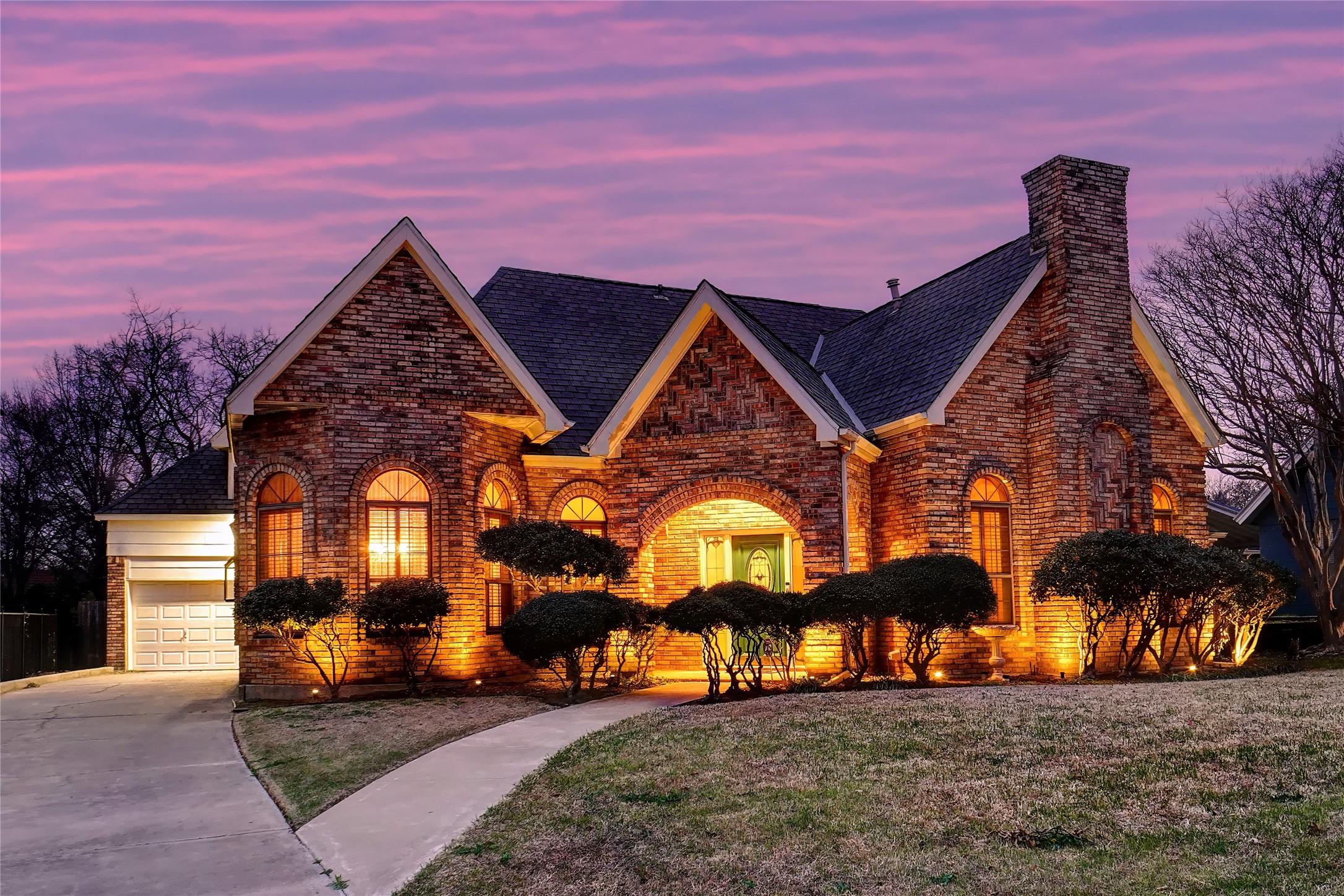 Shady Lake Dr, Bedford, TX 76021