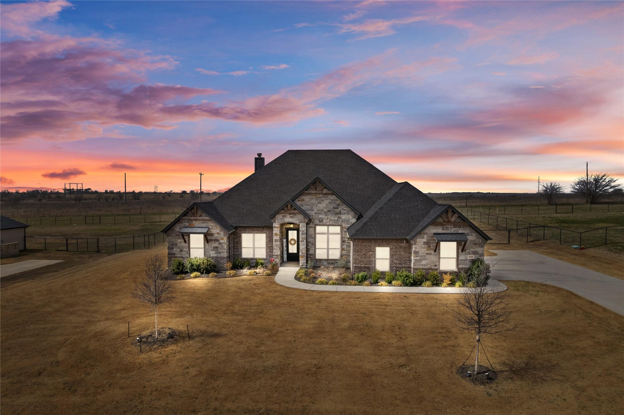 Alto Bonito Ct, Godley, TX 76044