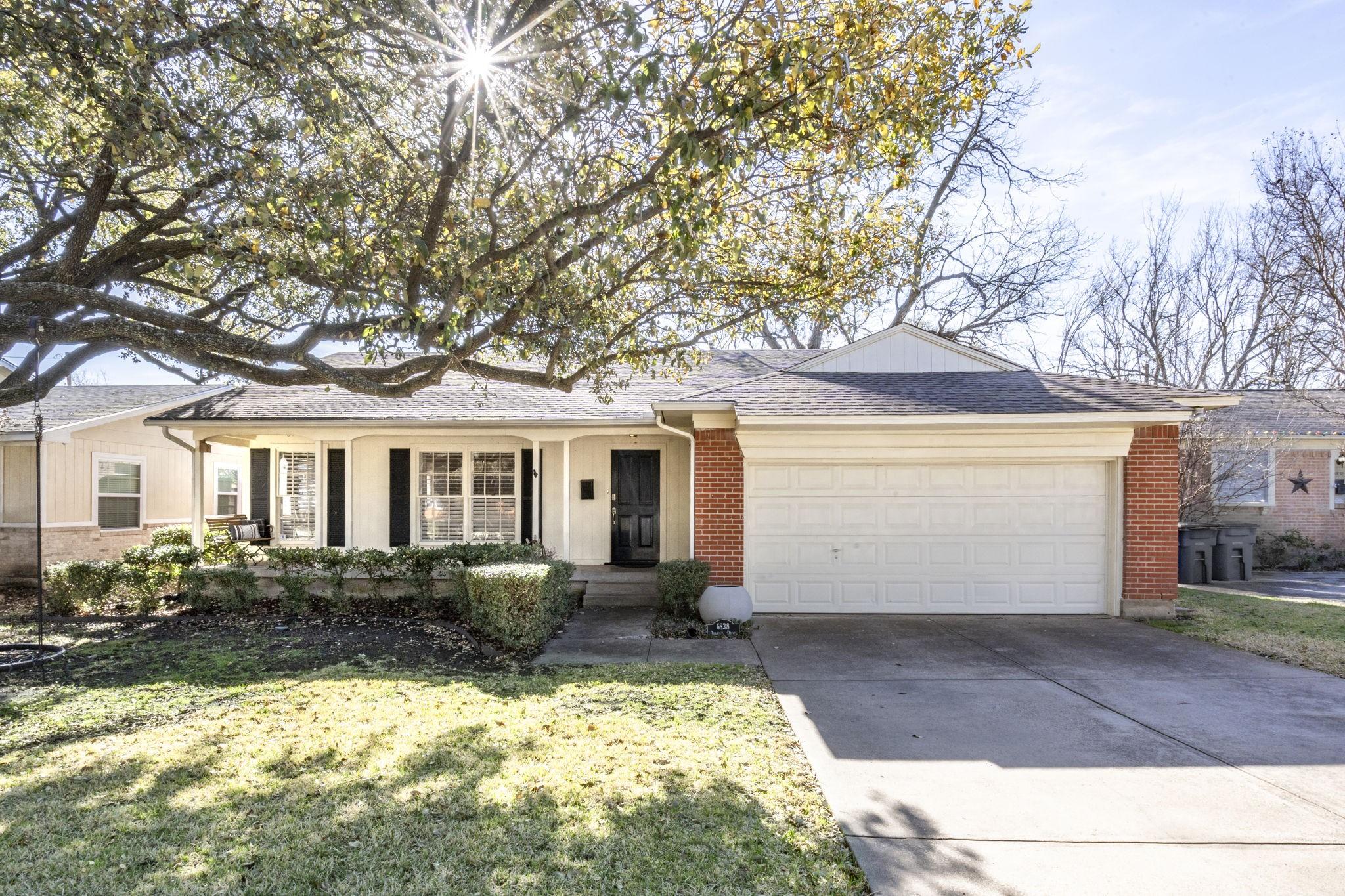Trammel Dr, Dallas, TX 75214