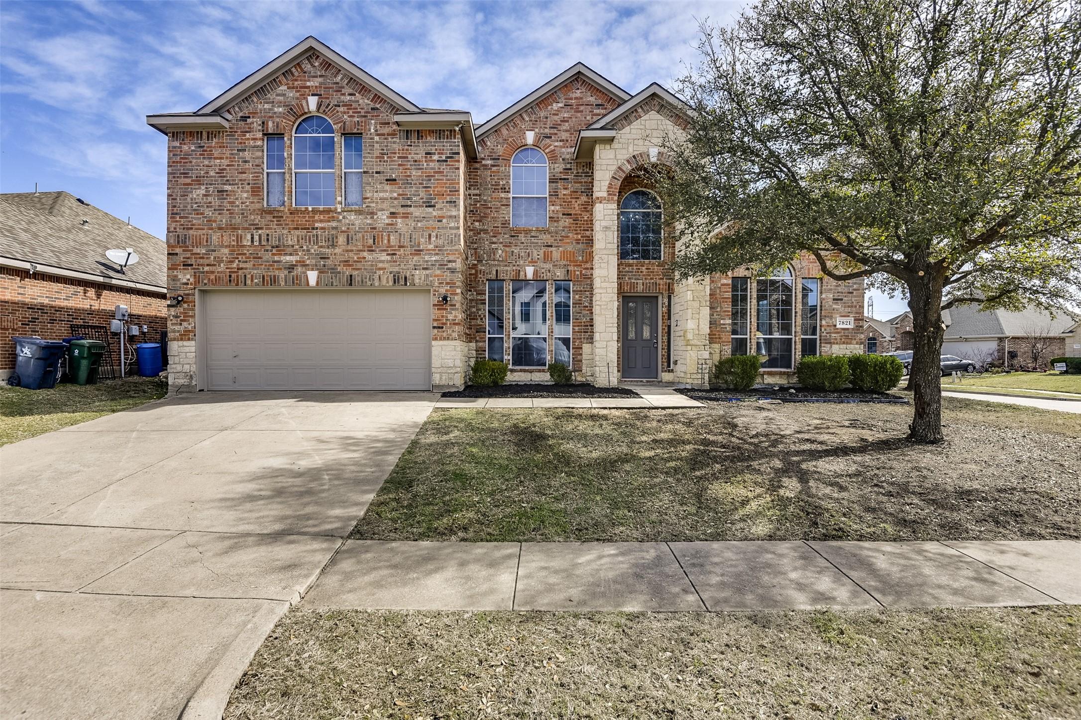 Longbow Ln, Arlington, TX 76002