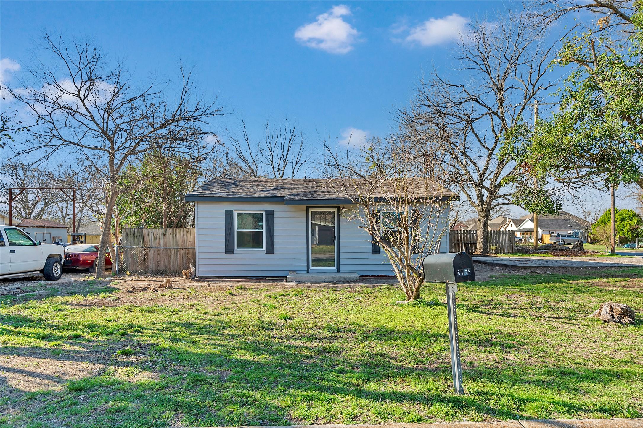Raymond Ave, Fort Worth, TX 76108