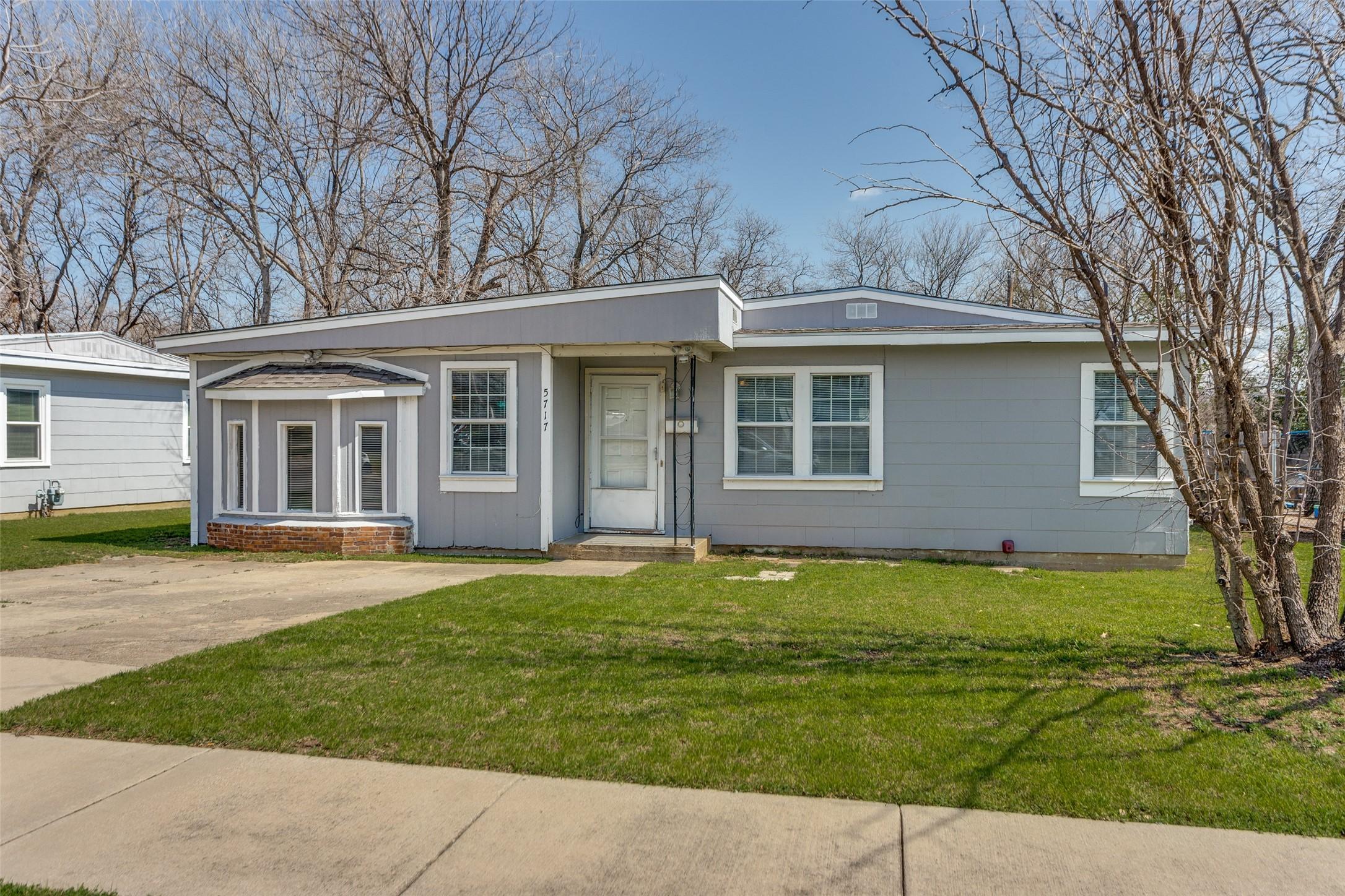 6th Ave, Fort Worth, TX 76134