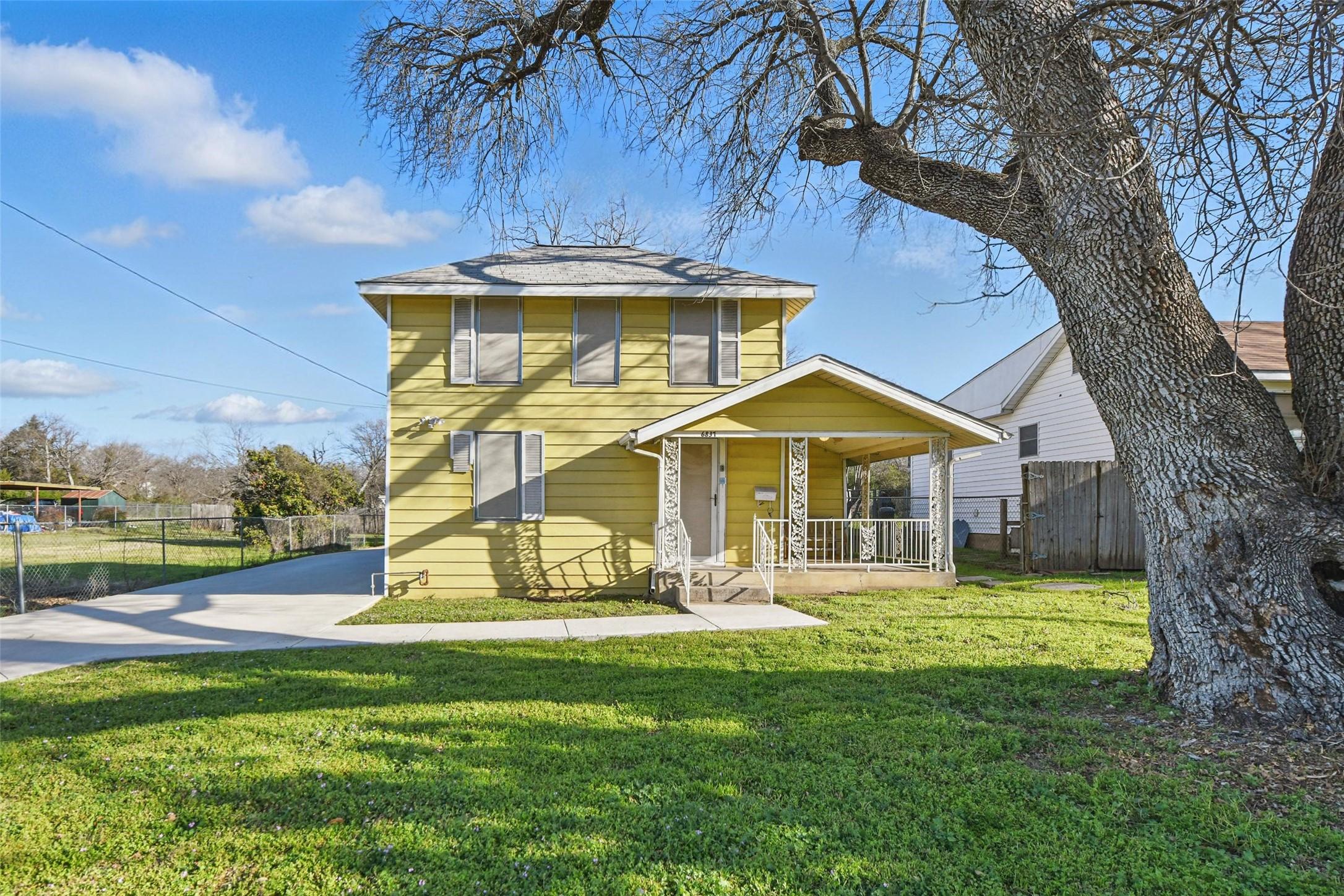 Routt St, Fort Worth, TX 76112