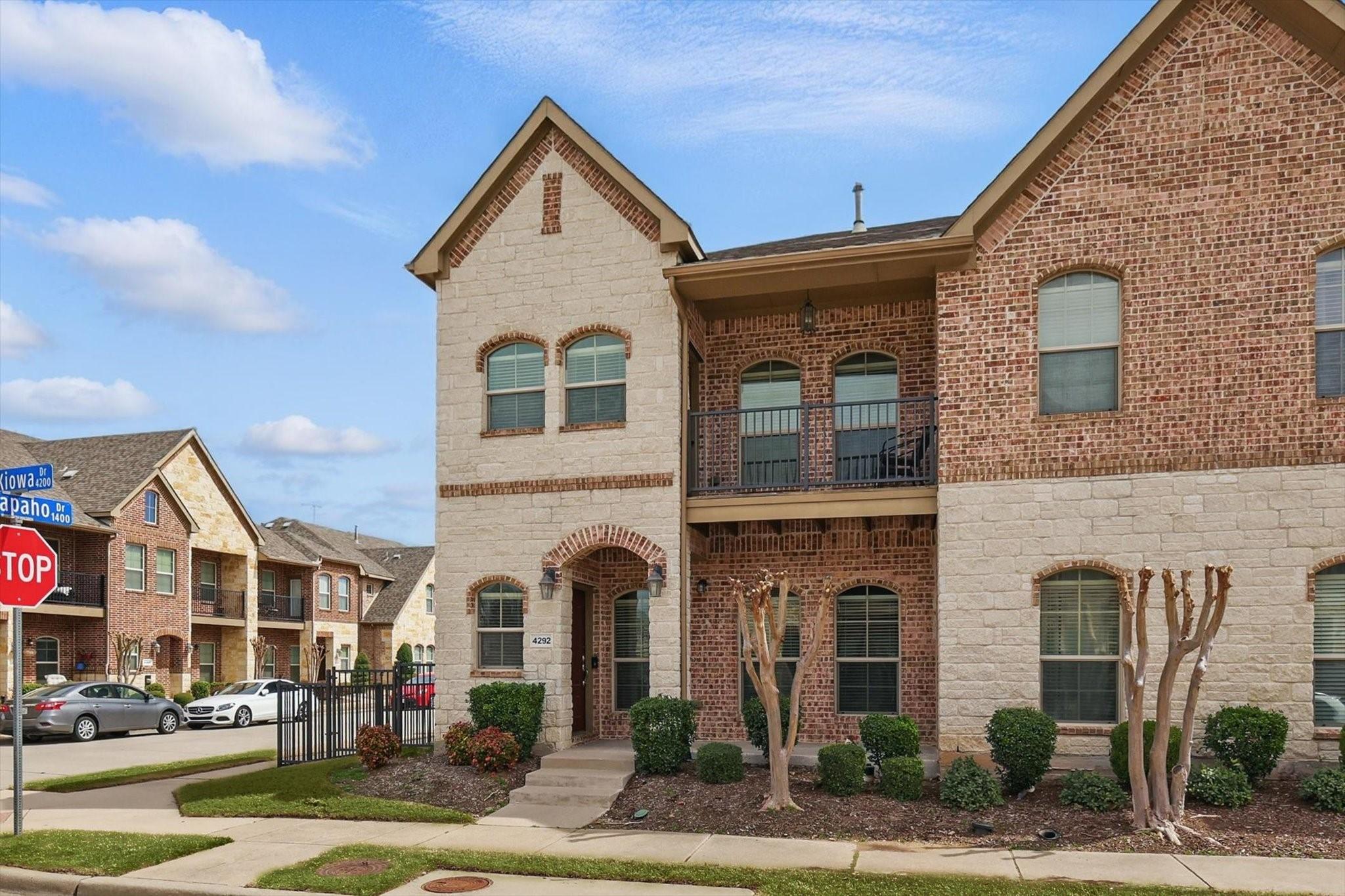 Kiowa Dr, Carrollton, TX 75010