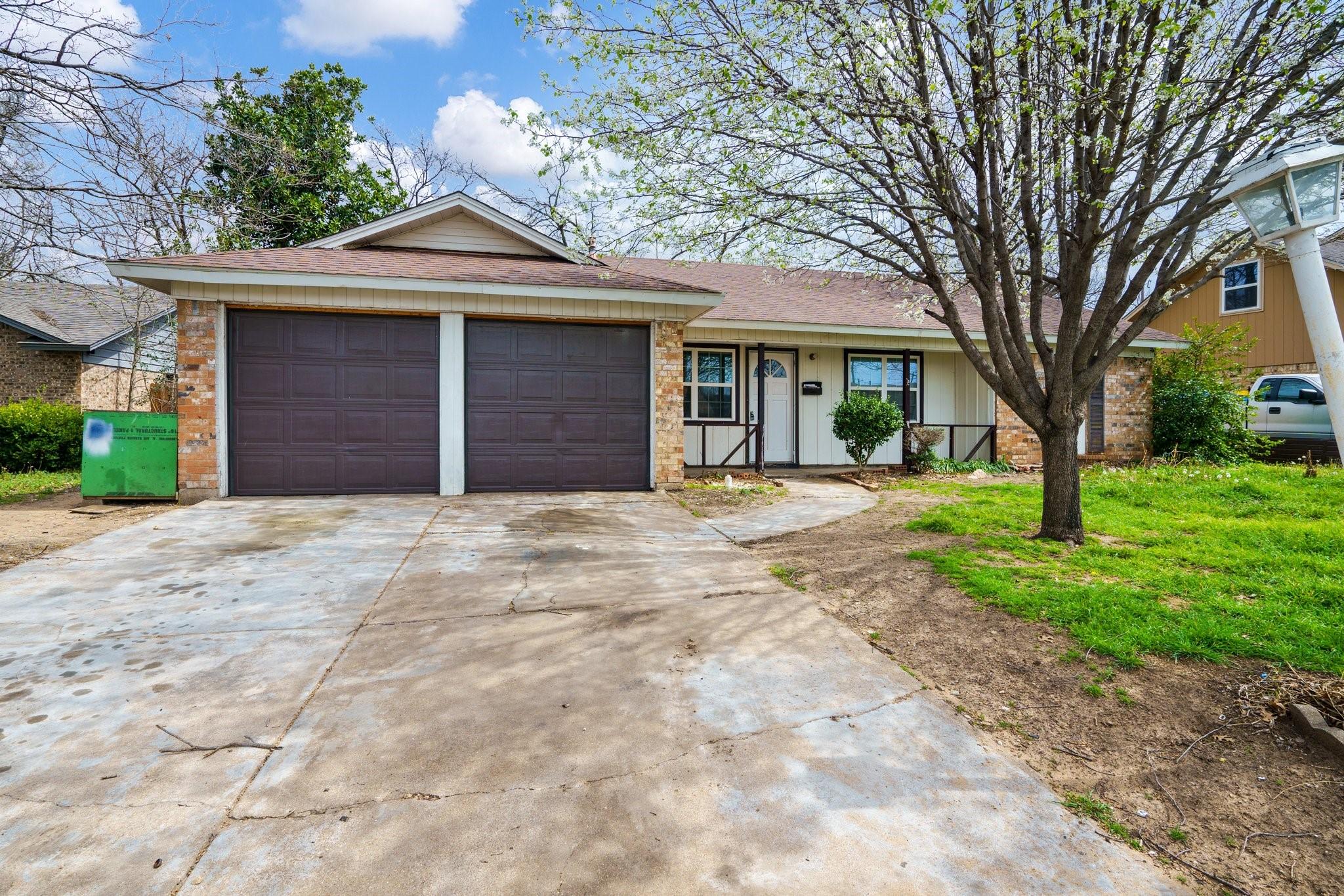 Langley Ave, Fort Worth, TX 76140