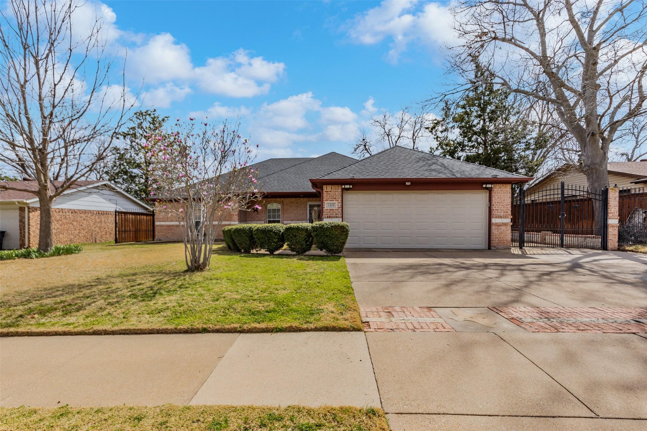 La Sierra Rd, Fort Worth, TX 76134