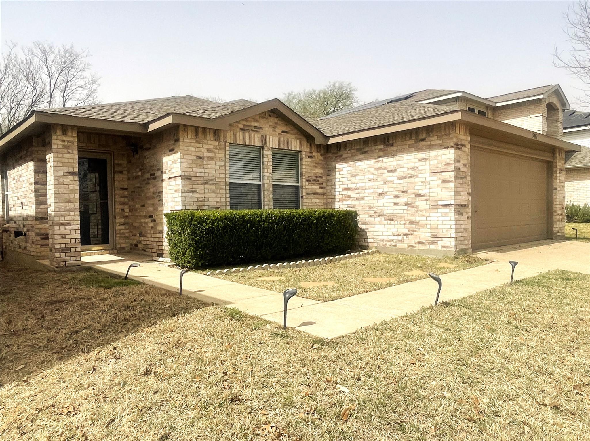 Bedfordshire Dr, Fort Worth, TX 76135