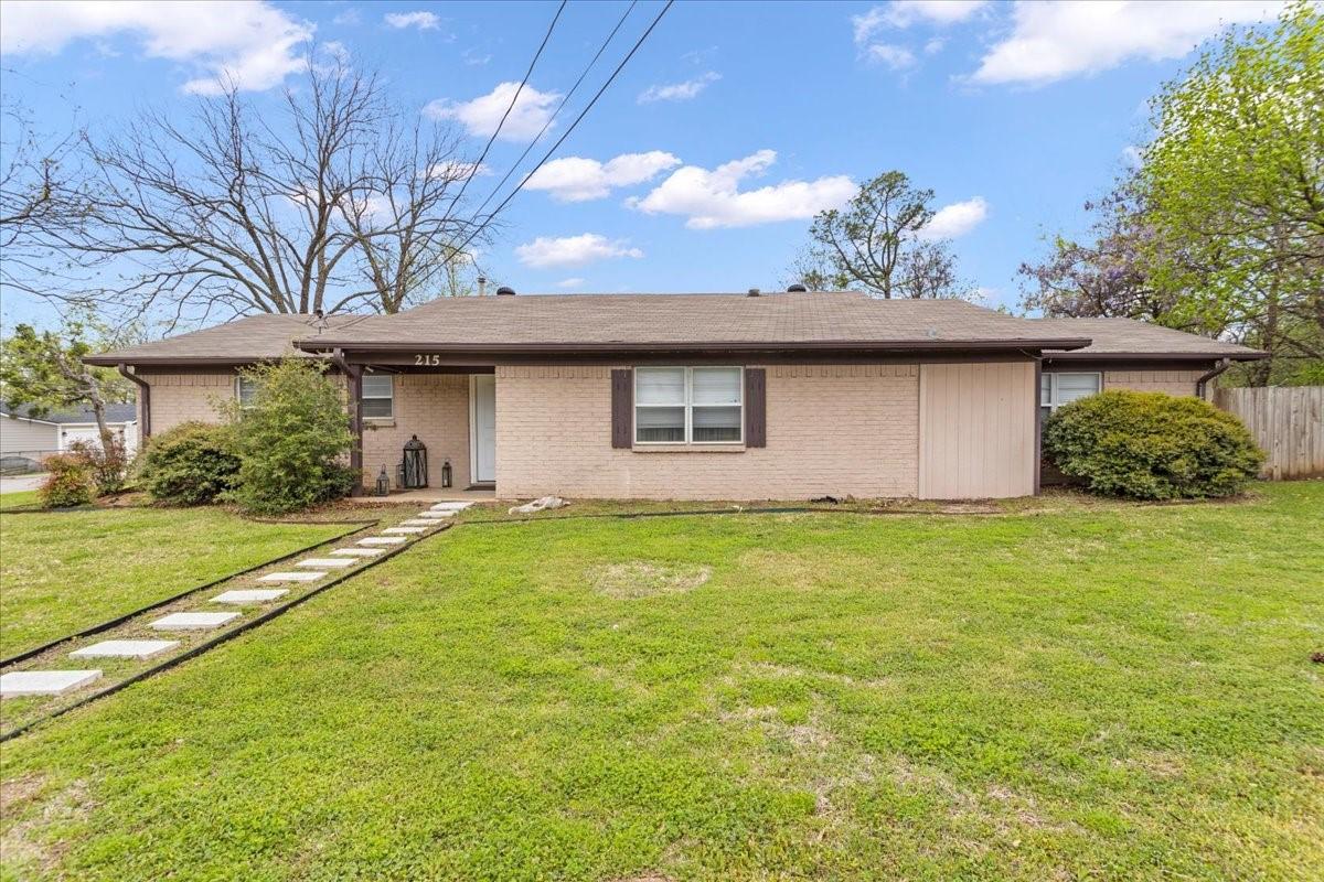 S Union St, Whitesboro, TX 76273