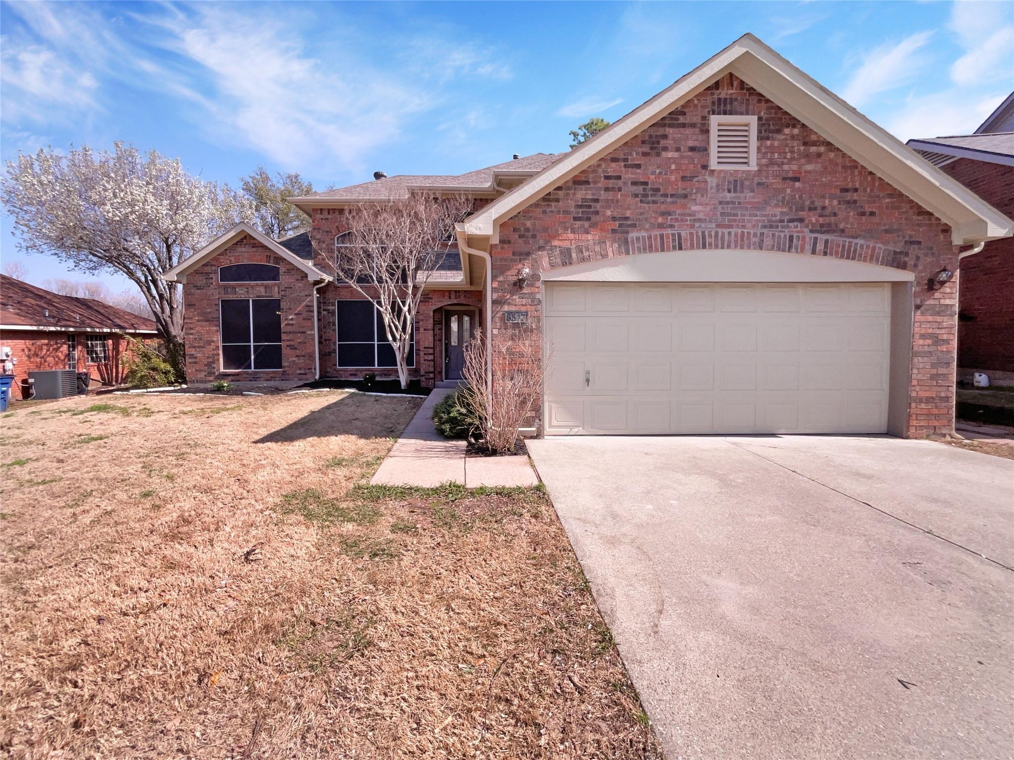 Deep Green Dr, Dallas, TX 75249