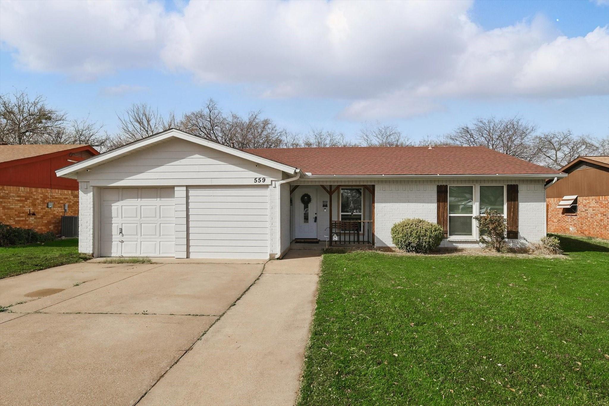Chambers Creek Dr, Fort Worth, TX 76140