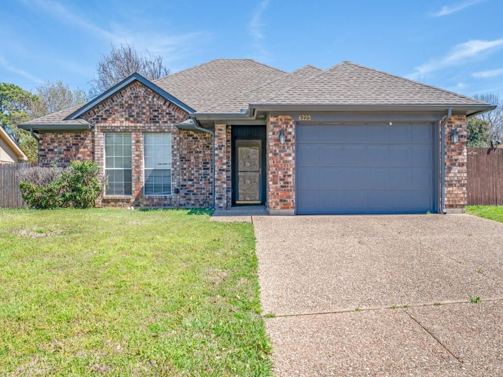 Arrowwood Dr, Arlington, TX 76001